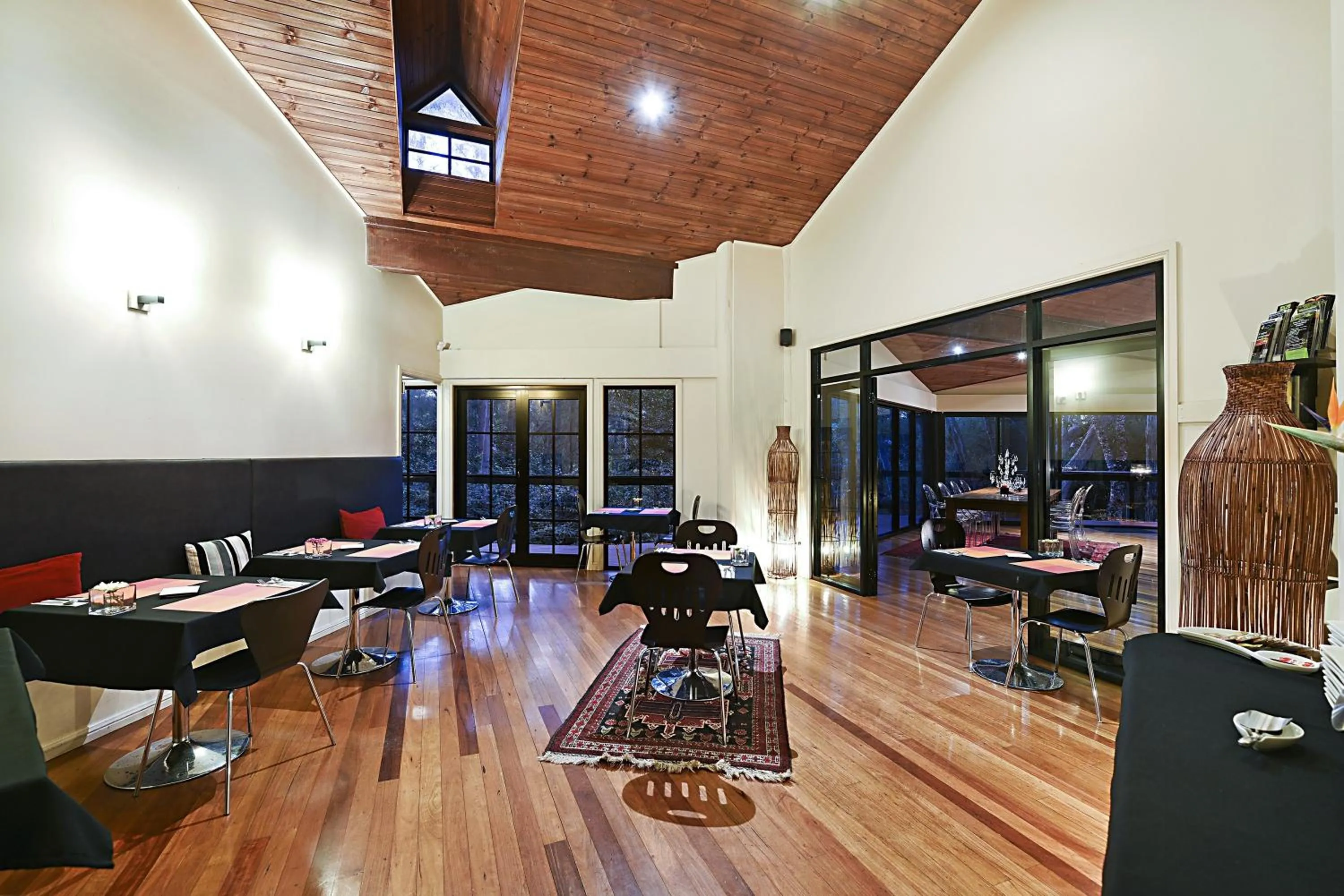 Restaurant/places to eat in Escarpment Retreat & Day Spa for Couples