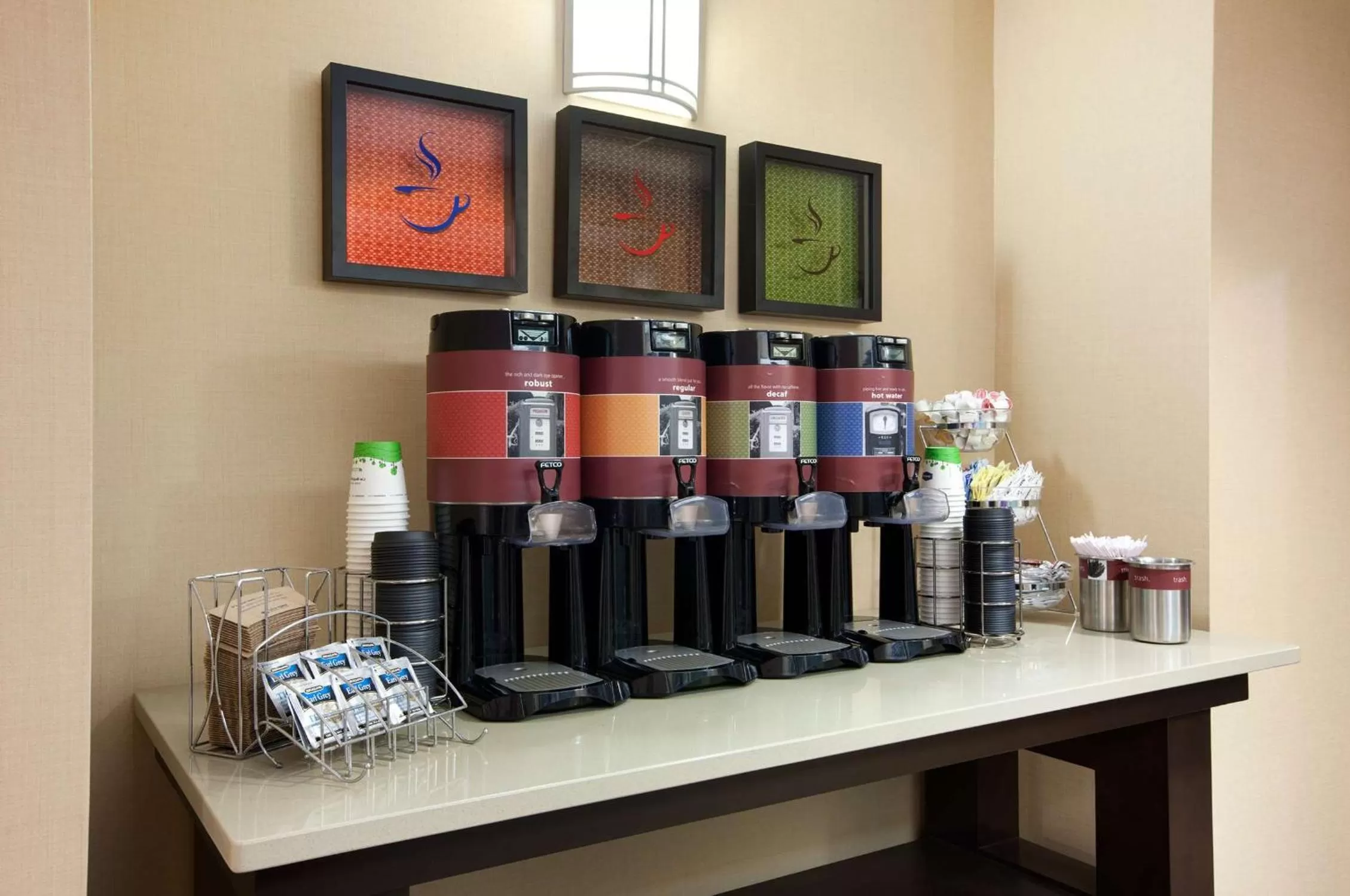 Dining area in Hampton Inn Slidell