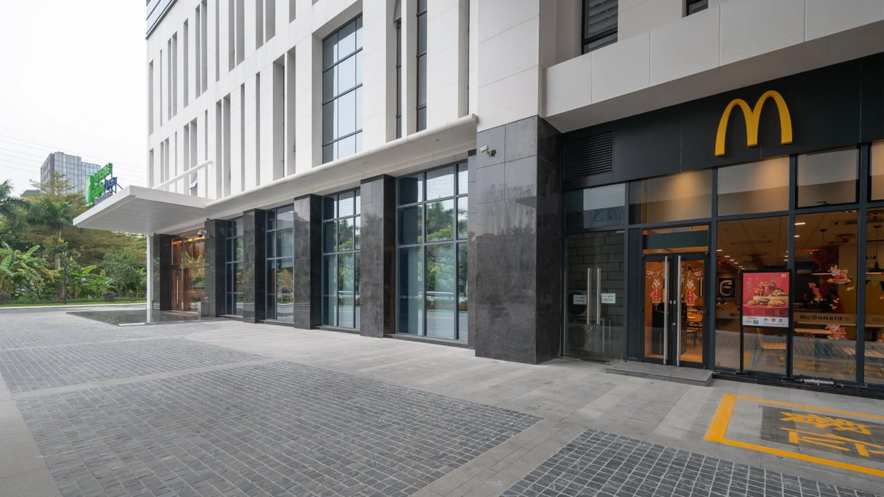 Nearby landmark in Holiday Inn Express Shunde Daliang by IHG