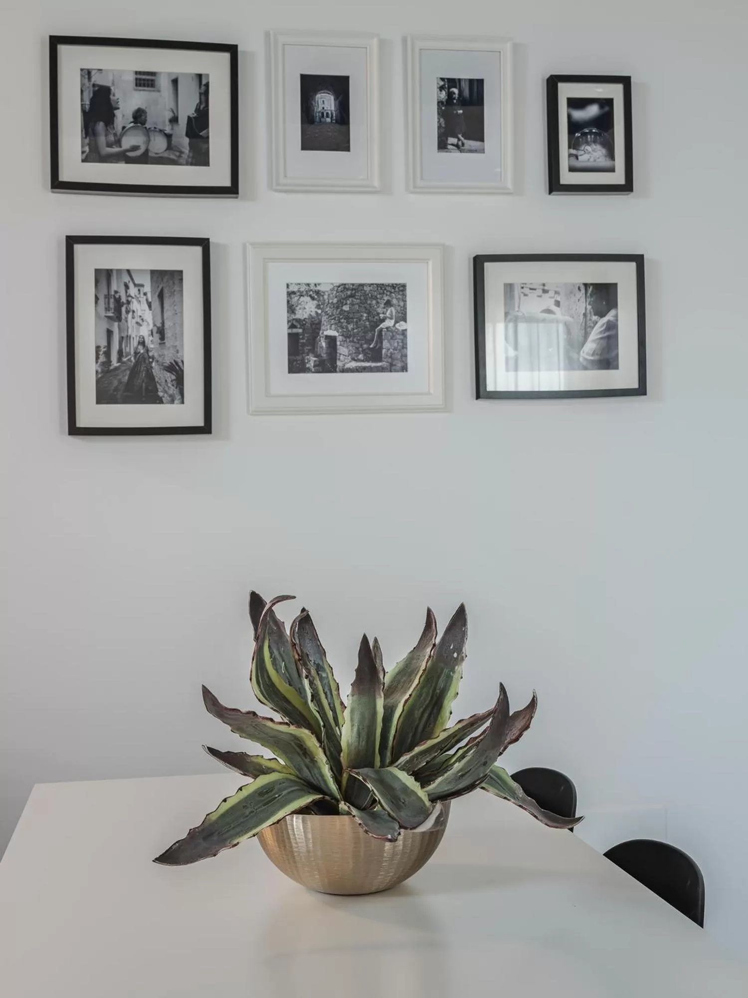 Decorative detail in Living u HomeSuites