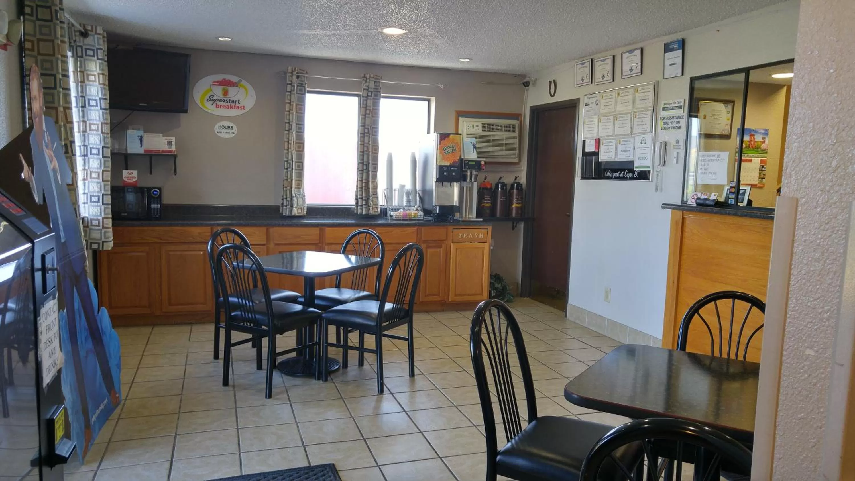 Restaurant/places to eat in Super 8 by Wyndham Waynesboro