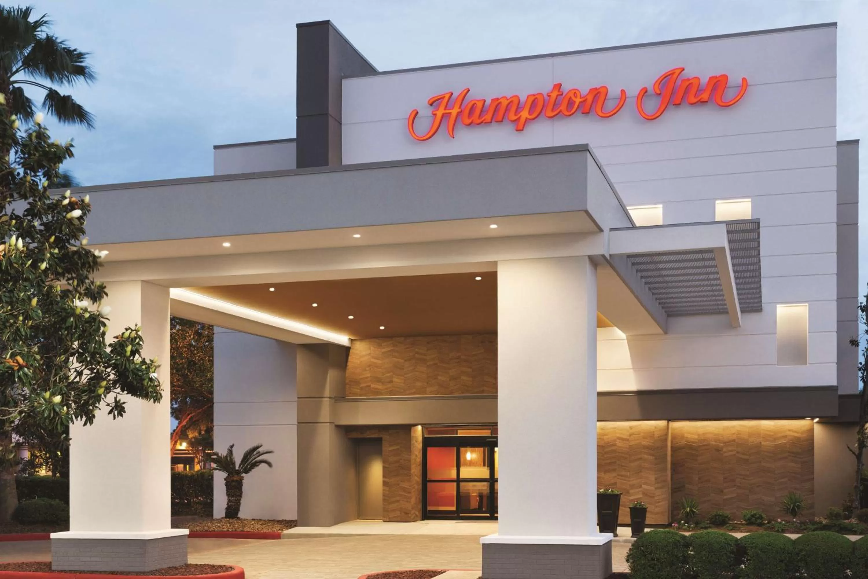 Property building in Hampton Inn - Houston/Brookhollow