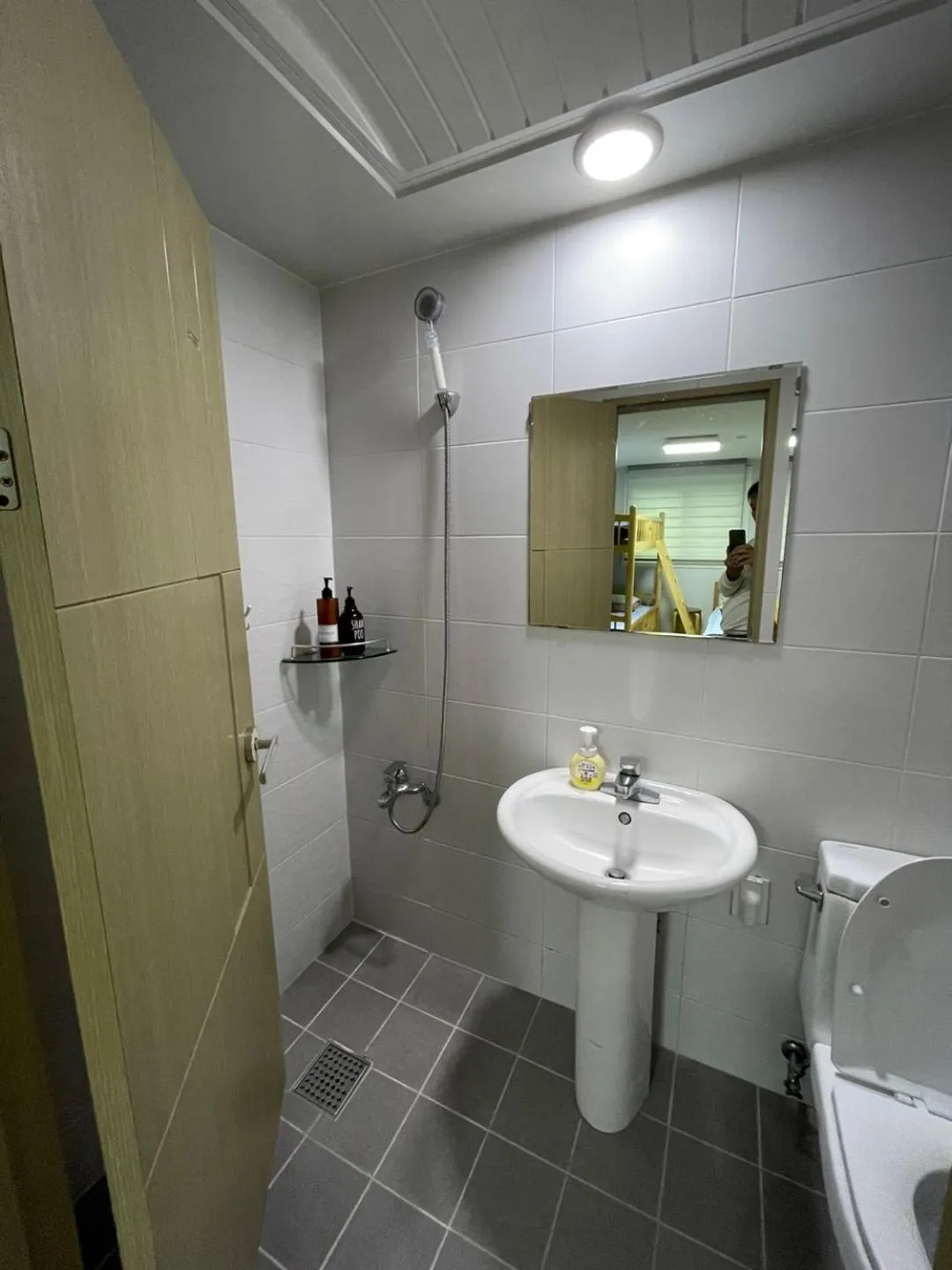 Shower in Twin Rabbit Guesthouse