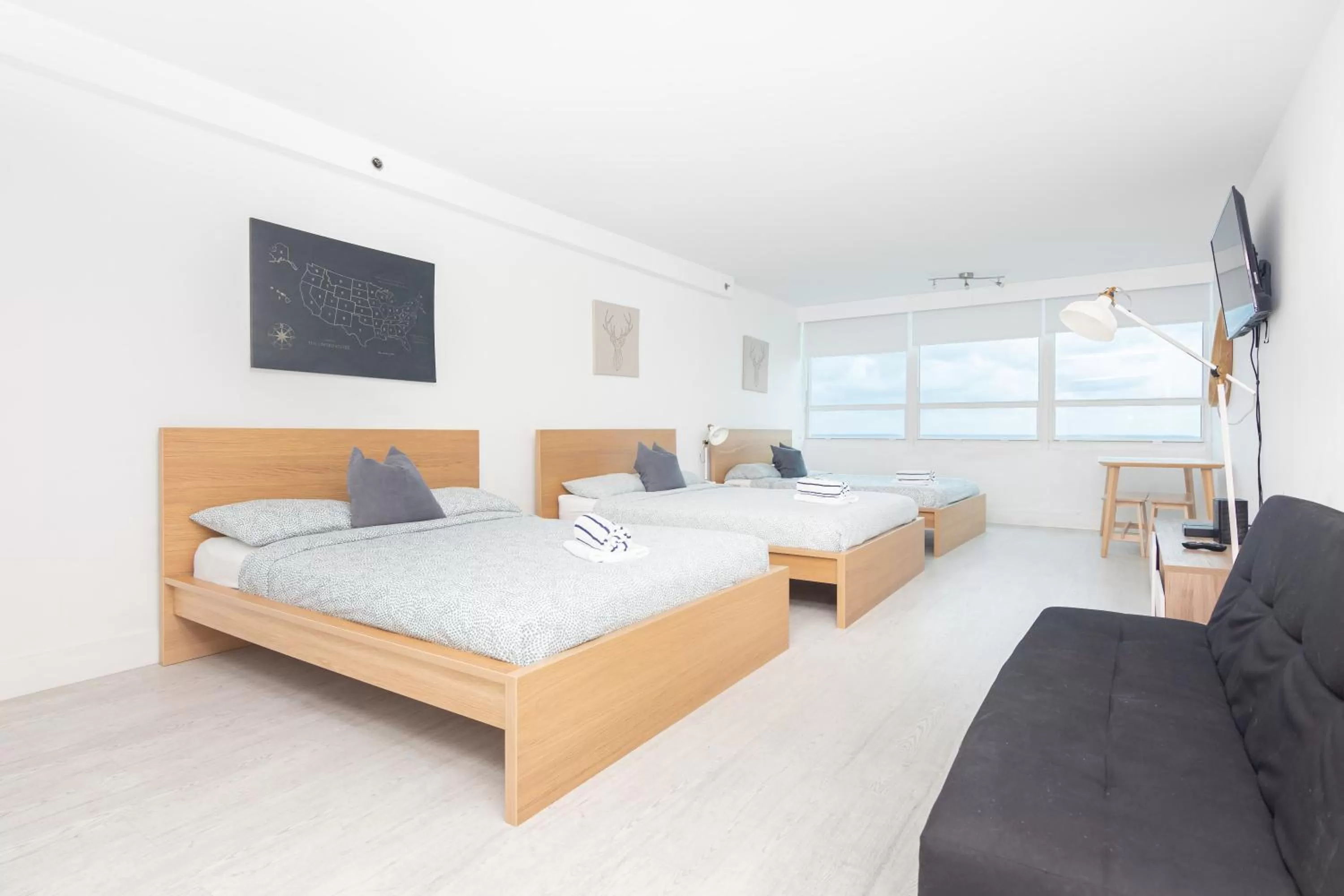 Photo of the whole room, Bed in Girasole Rentals