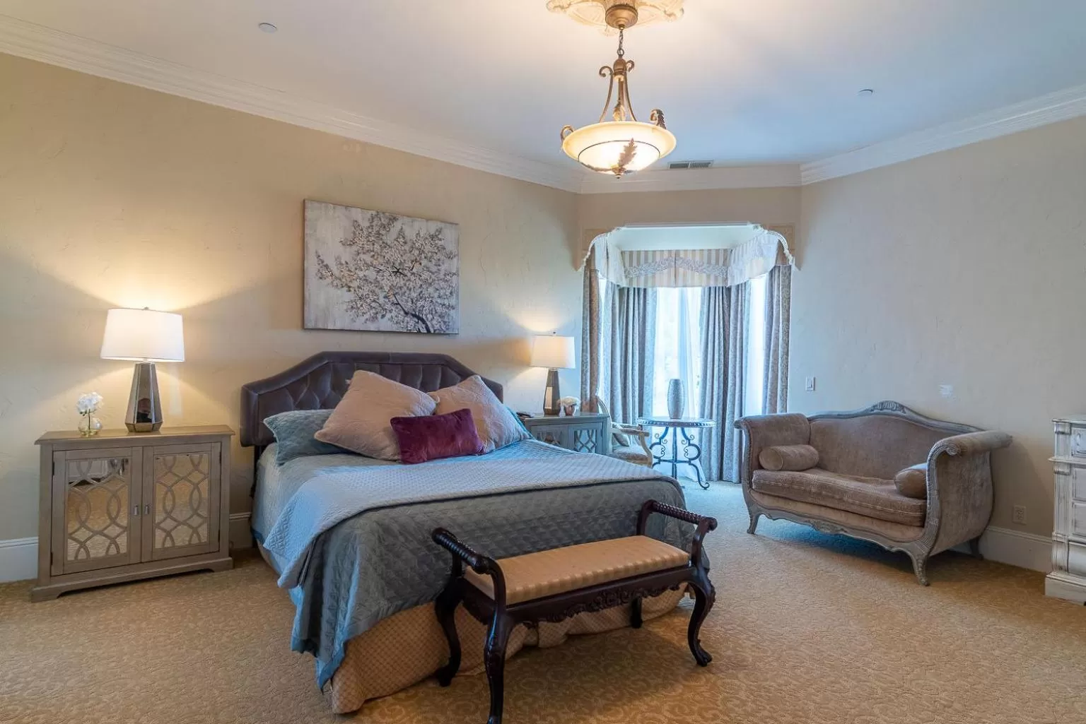 Photo of the whole room, Bed in Chateau Coralini