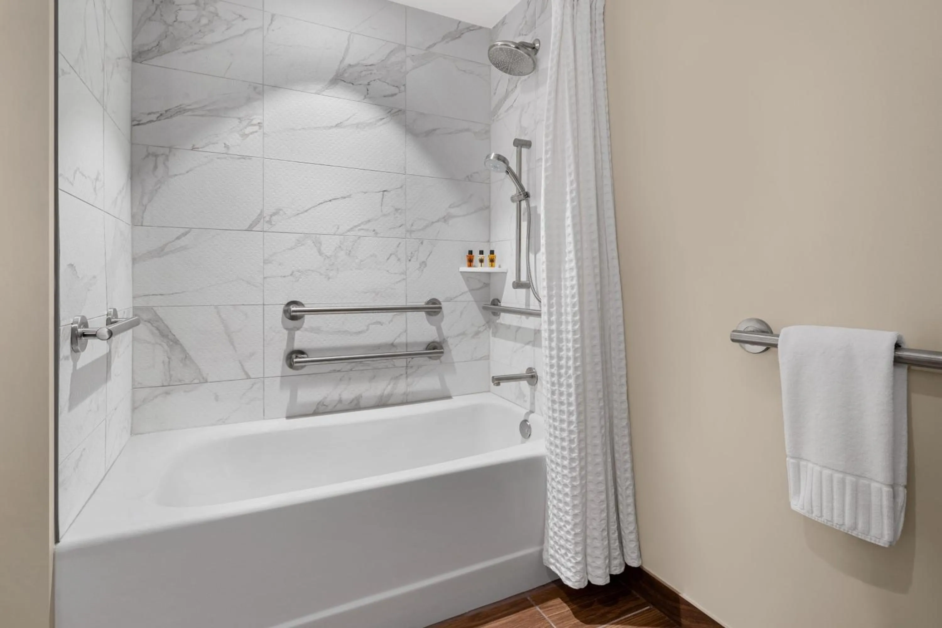 Bathroom in The Ben, Autograph Collection