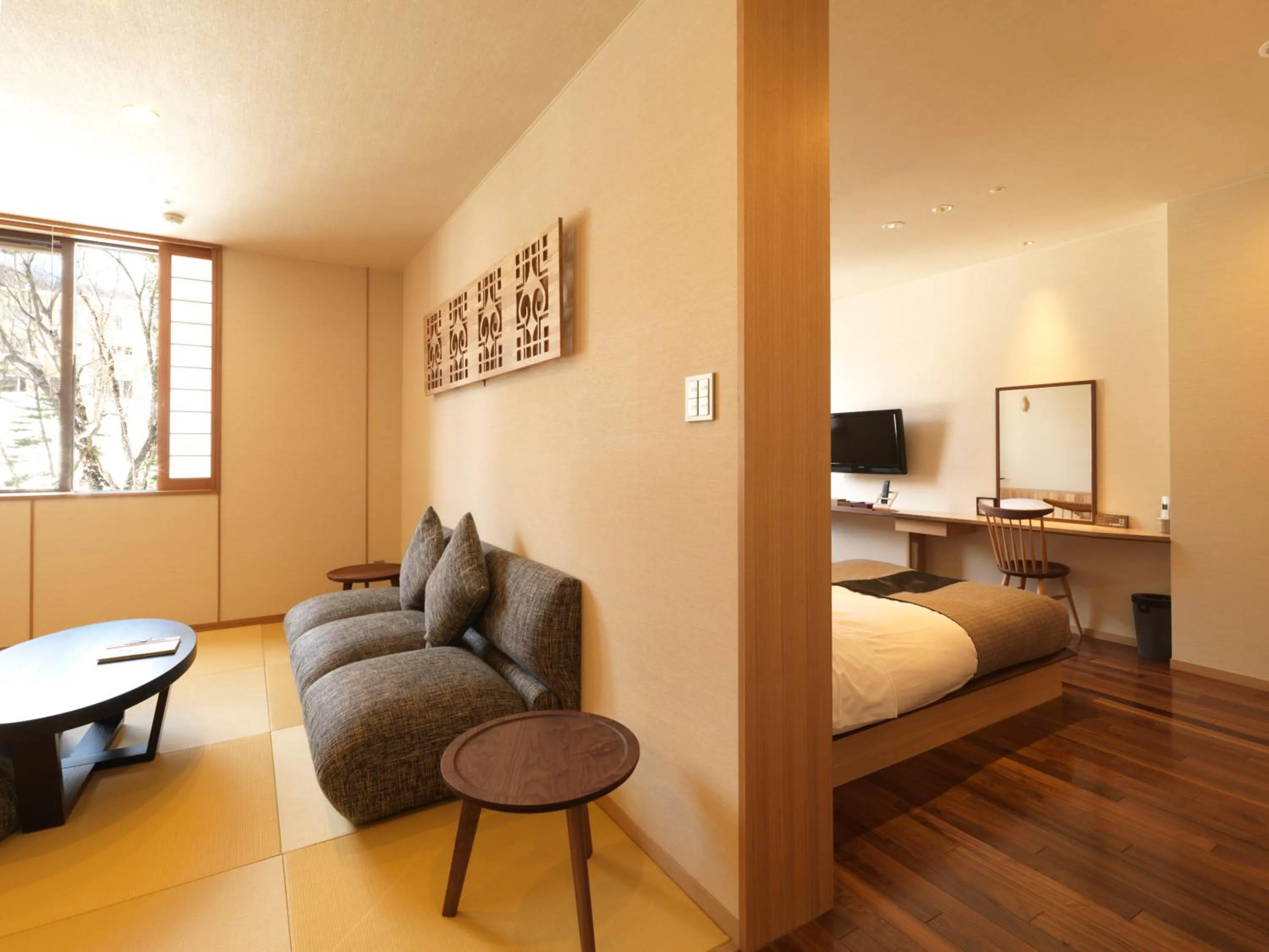 Photo of the whole room, Bed in Niseko Konbu Onsen Tsuruga Moku-no-sho