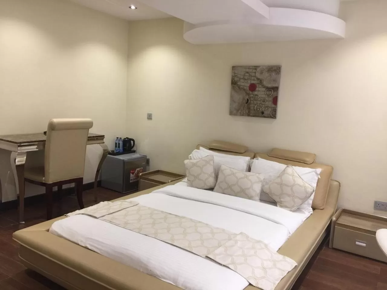 Photo of the whole room, Bed in The Landmark Suites Westlands, Nairobi- Next to Westgate Mall