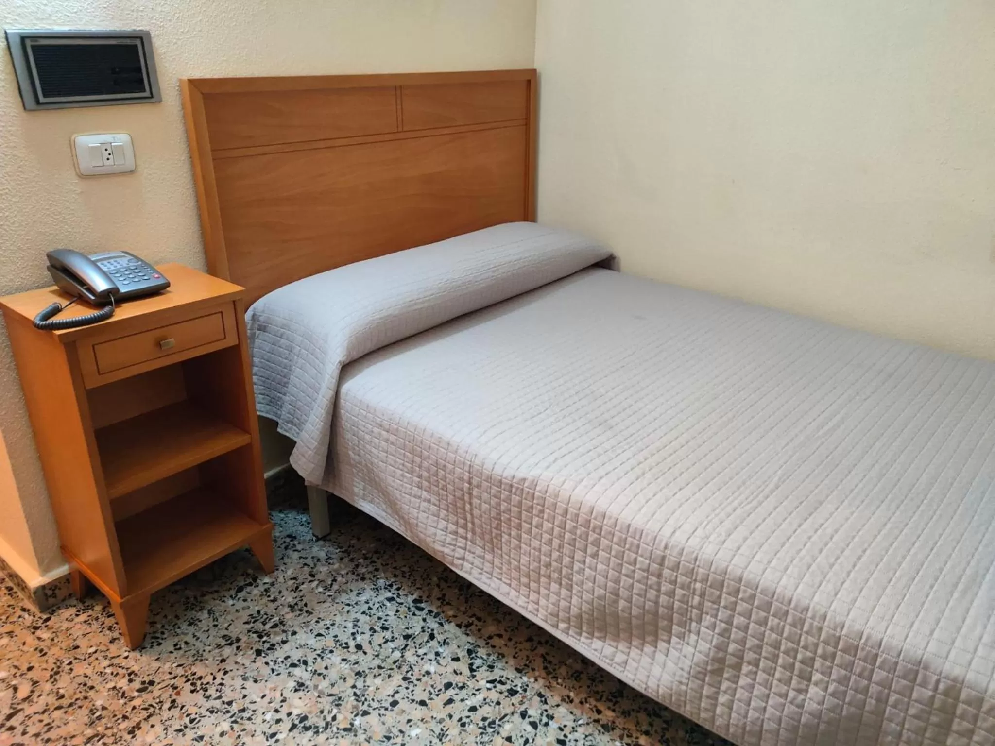 Bed in Hotel Cogullada