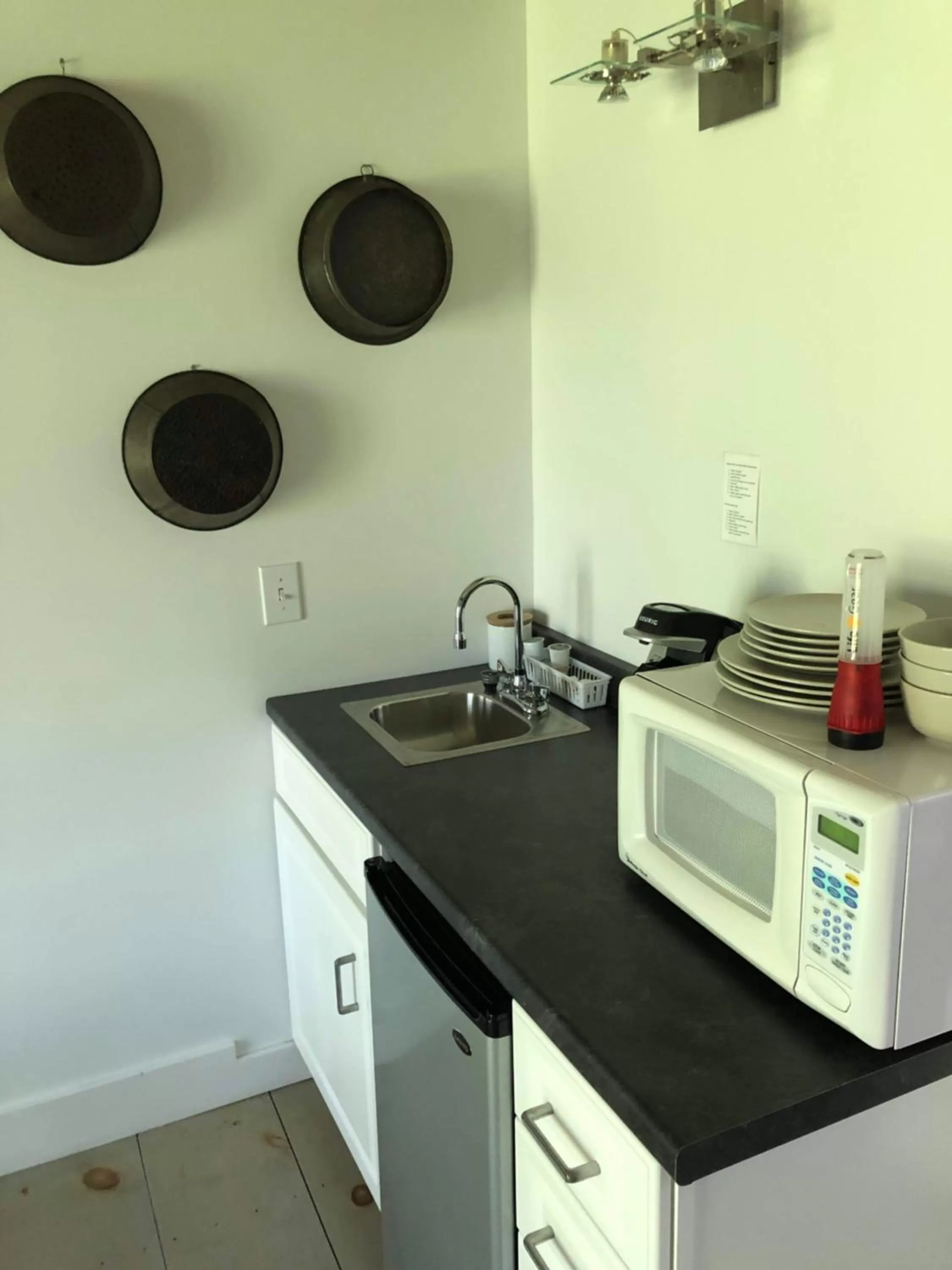 Kitchen or kitchenette in Shoreham Inn Bed & Breakfast