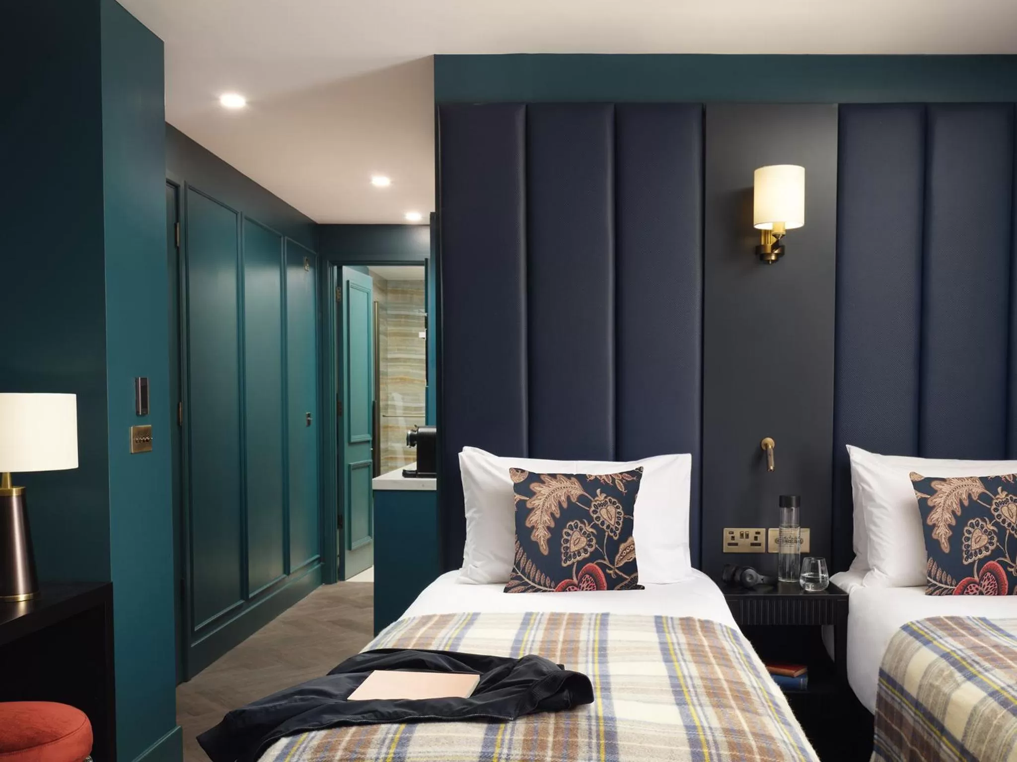 Bedroom, Bed in The Other House South Kensington