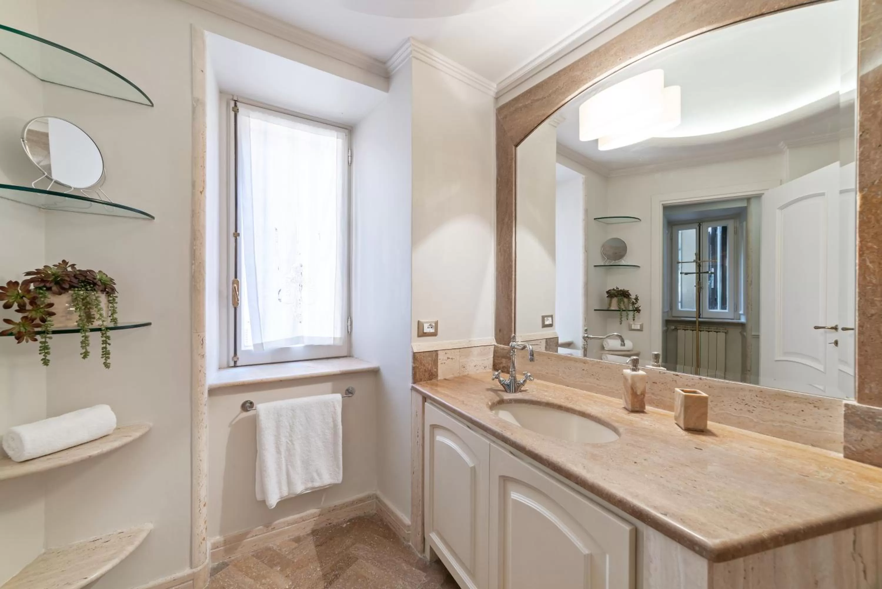 Bathroom in BMGA l ViaPaola43 Palace