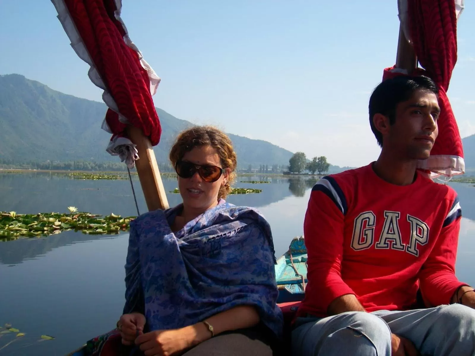 People in Houseboat Zaindari Palace