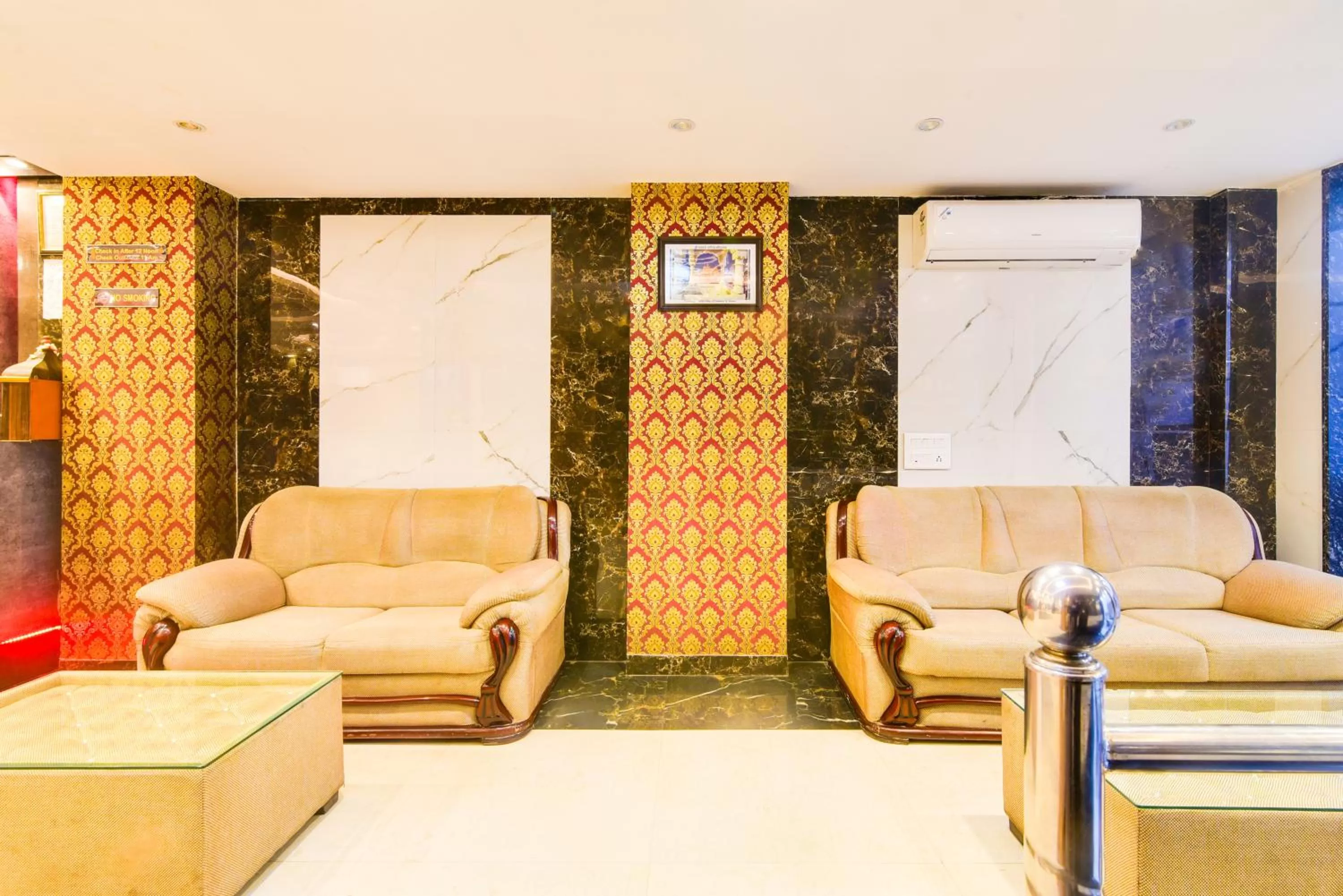 Lobby or reception in Olivia Hotels At Delhi Airport