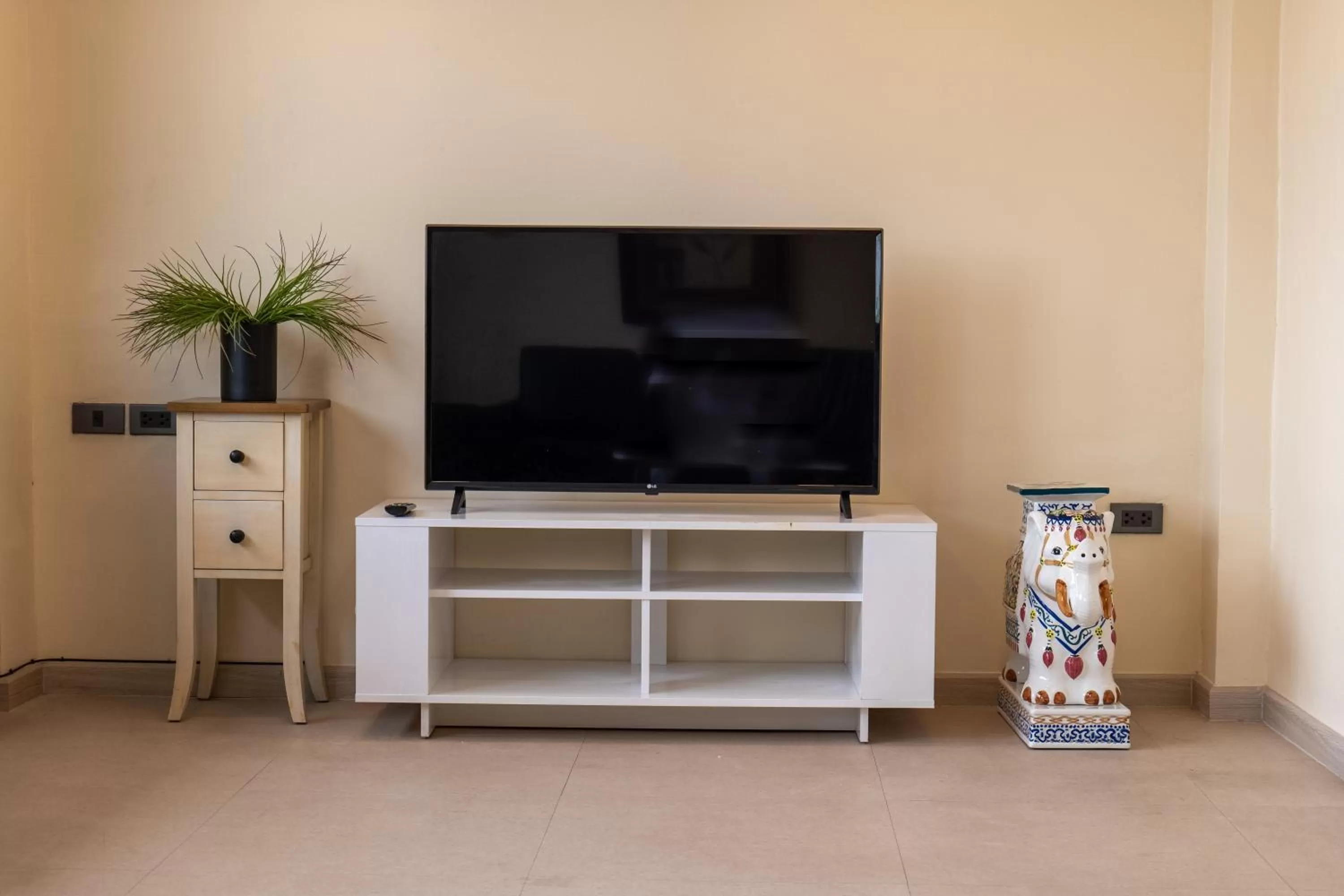 Living room in Anandpura Riverside Hotel