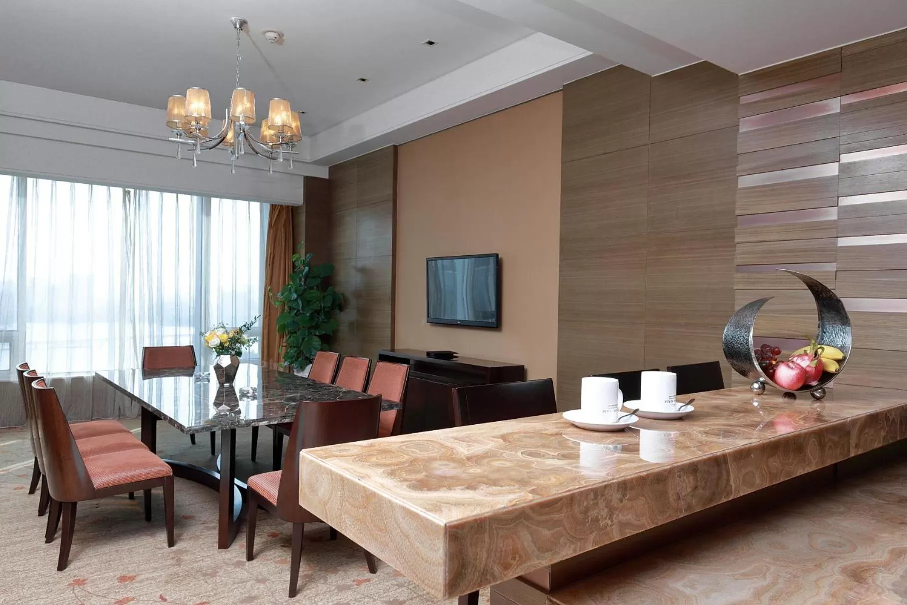 Dining area in Crowne Plaza Nanjing Jiangning by IHG