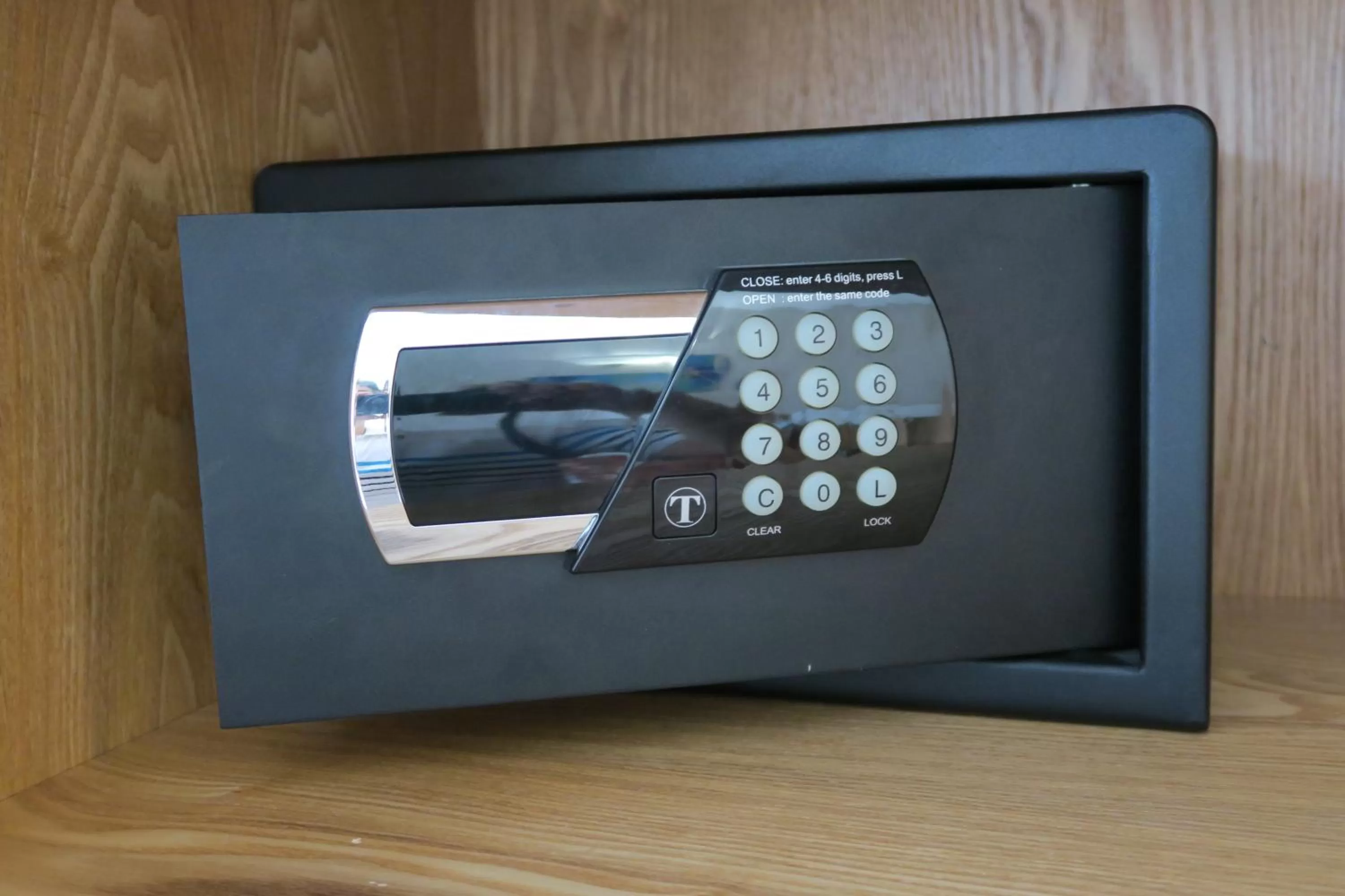 Area and facilities in Central Hotel