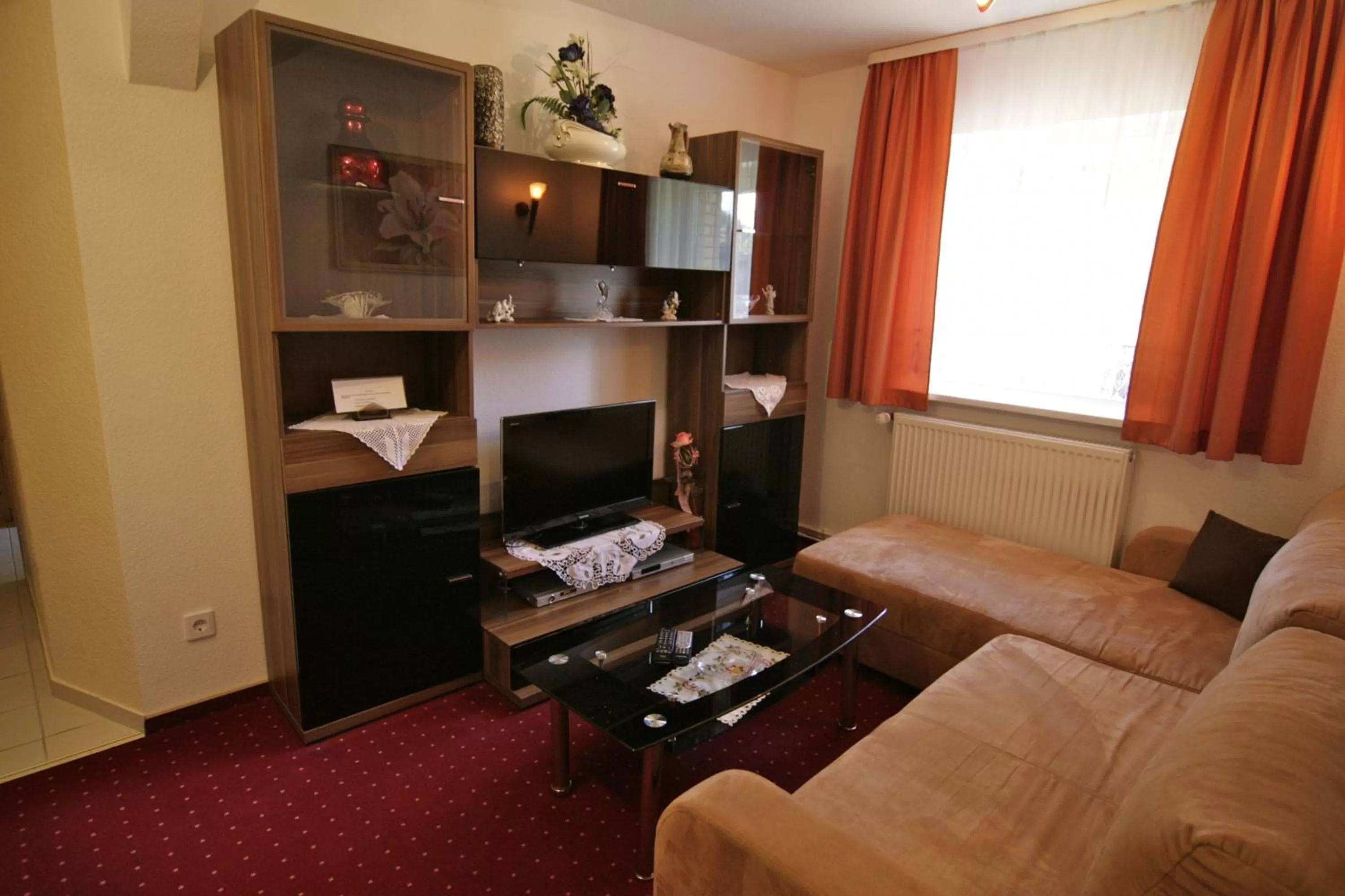 Communal lounge/ TV room in Hotel Restaurant Rehberg