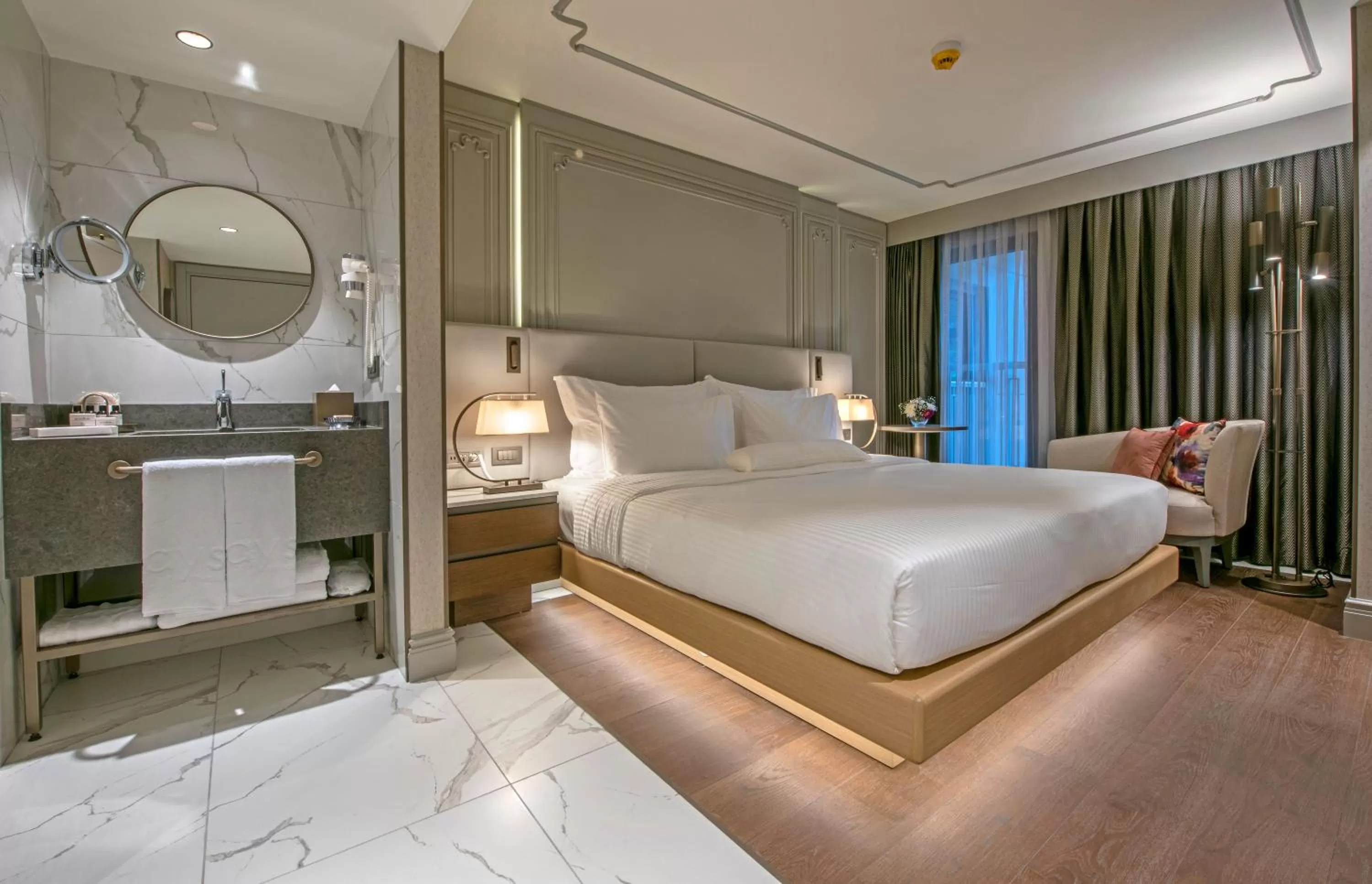 Bed in Stayso The House Hotel