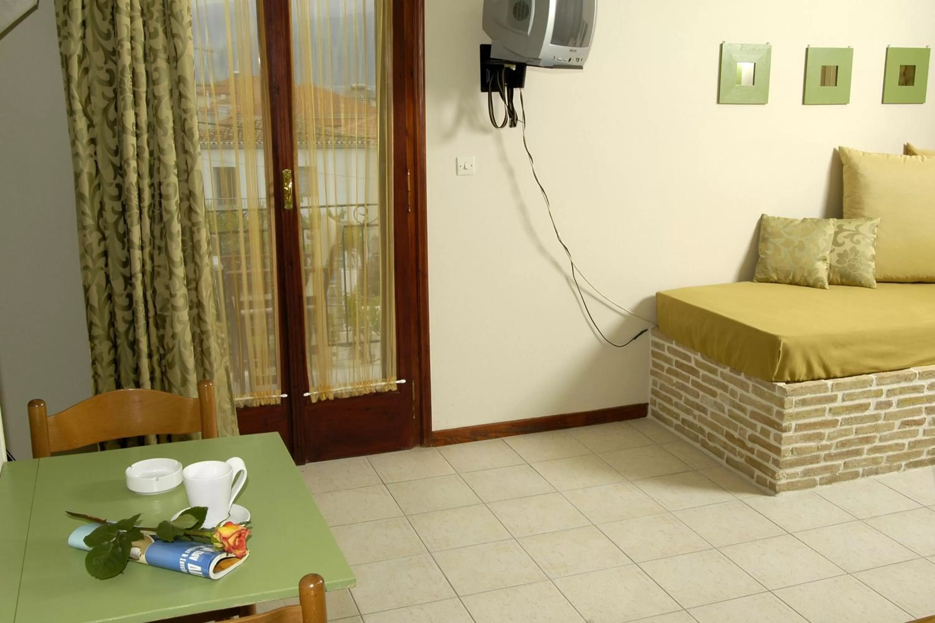 Seating area in Filoxenia Studios