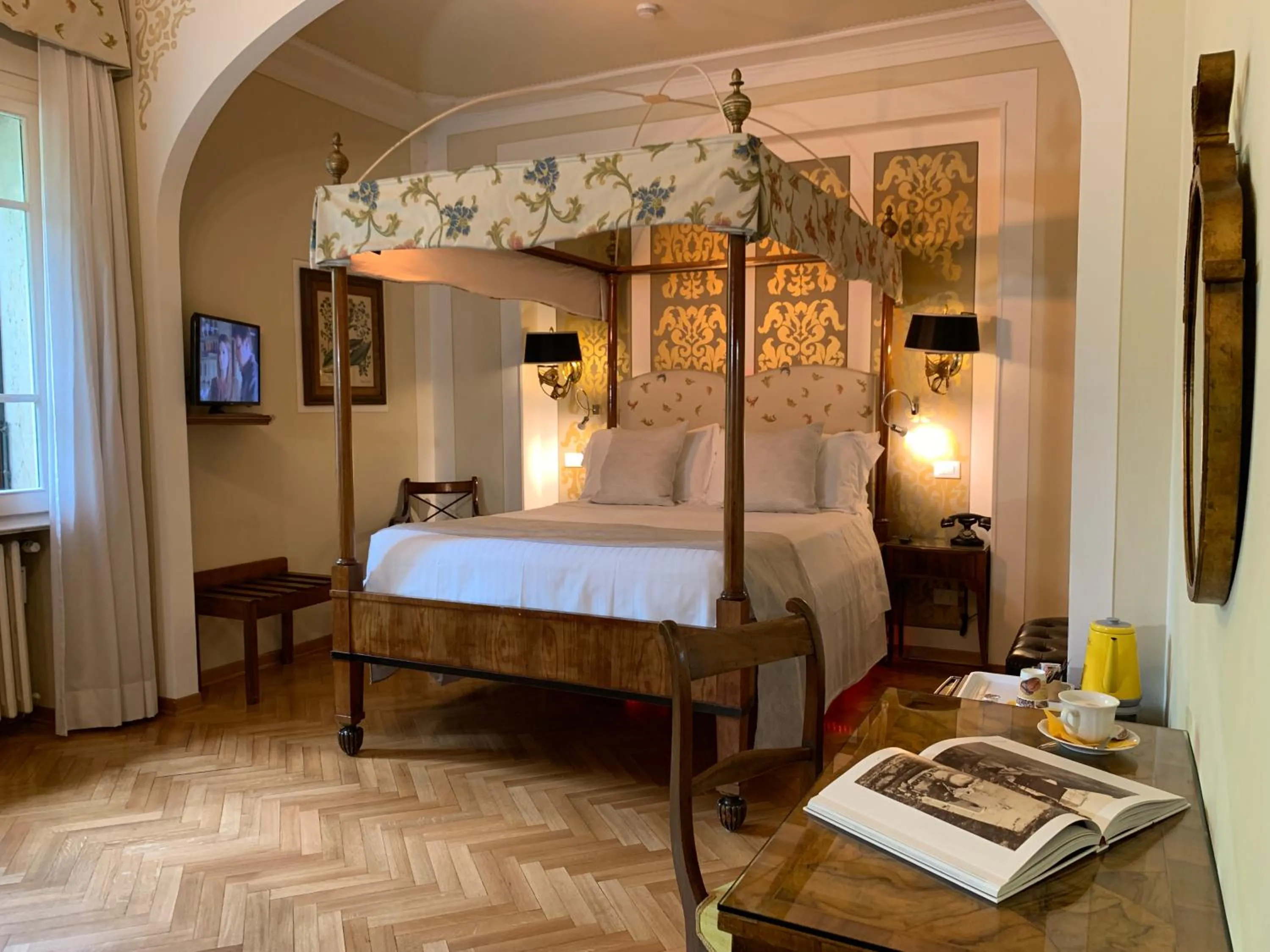 Photo of the whole room, Bed in Hotel David