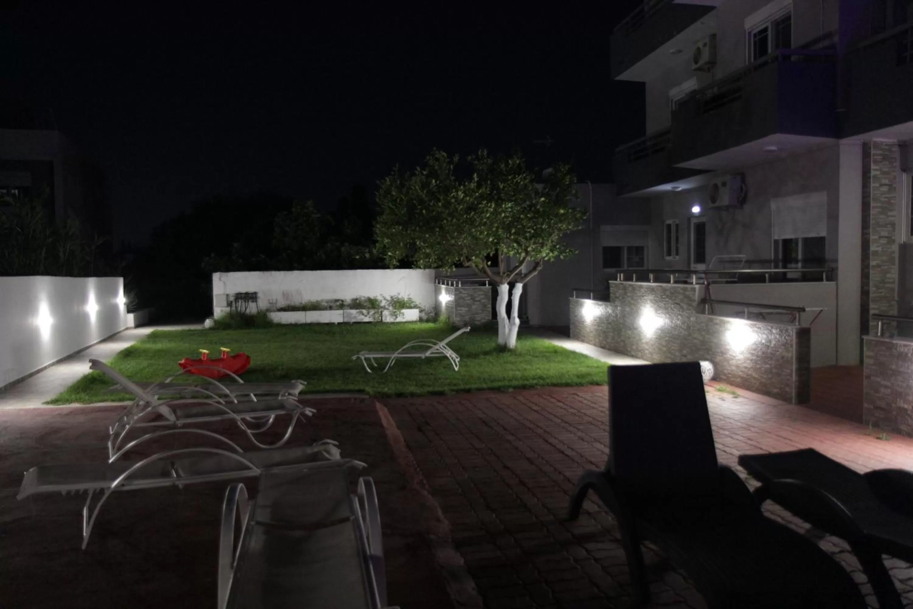 Garden, Swimming Pool in Platoni Elite