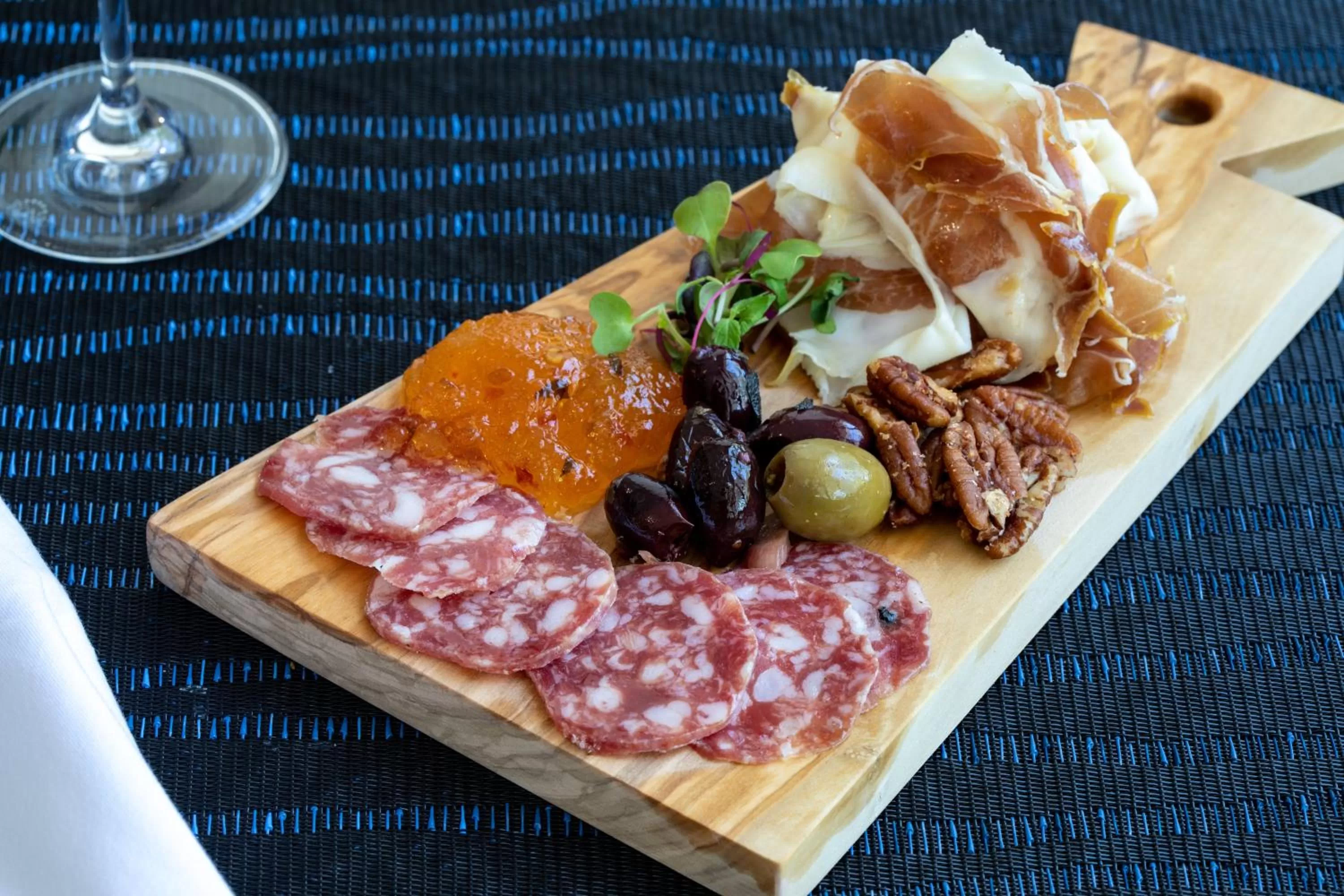 Restaurant/places to eat in Hotel Indigo Mount Pleasant by IHG