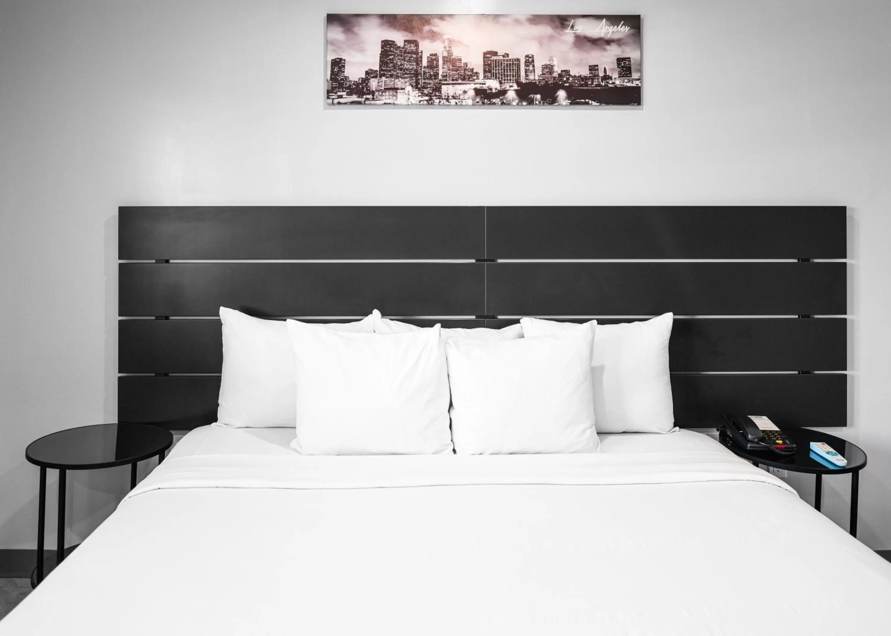 Bed in Hollywood Inn Express LAX