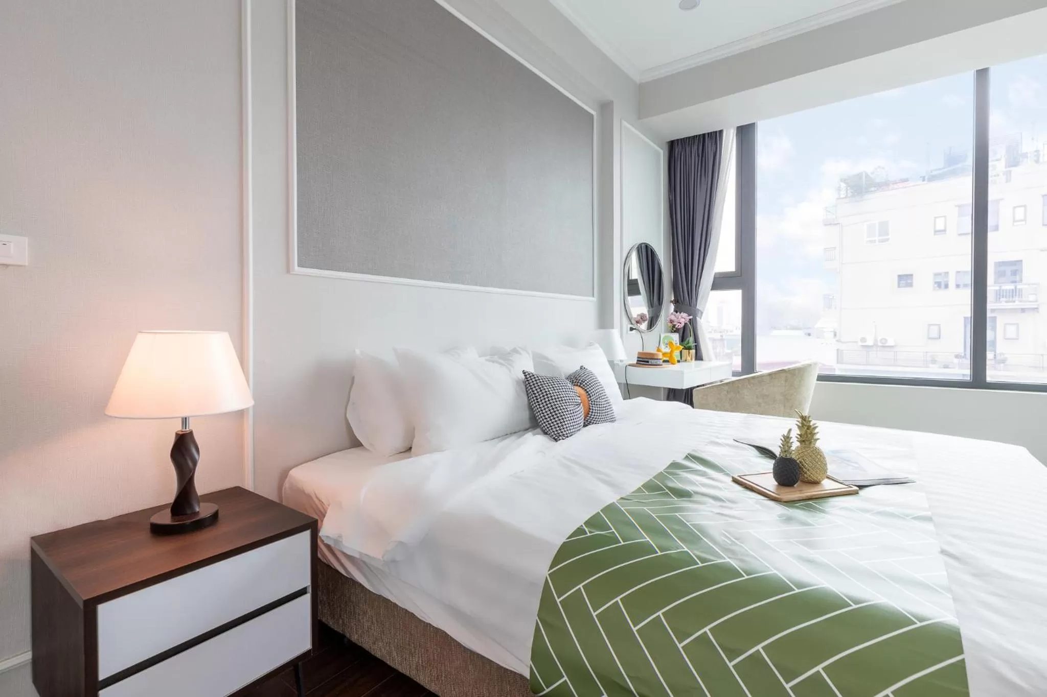 Bed in Ivy Hotel & Apartment