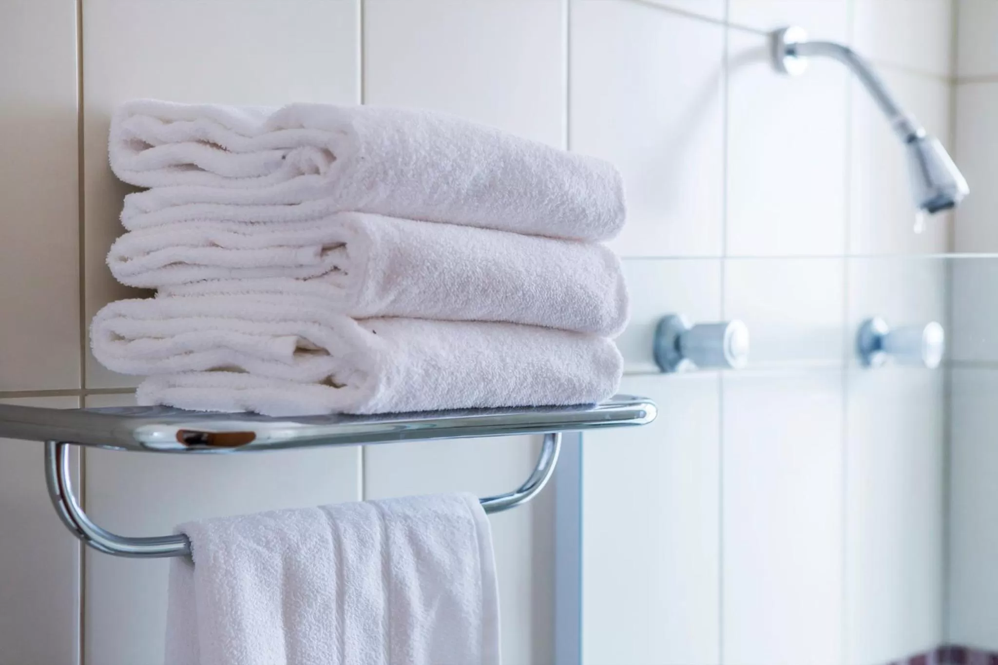 Shower in Total Hotel