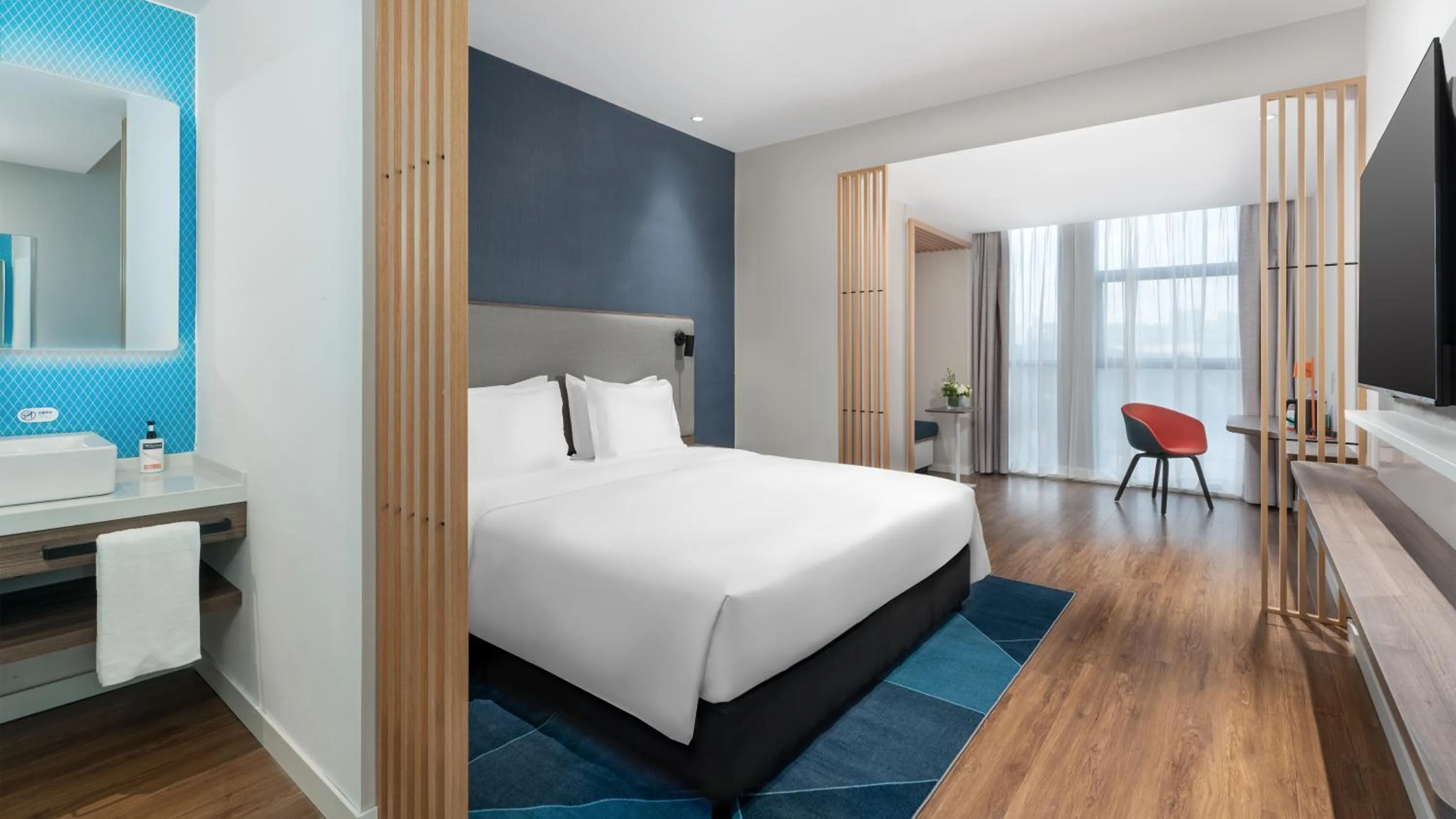 Bedroom, Bed in Holiday Inn Express Kunming Panlong by IHG