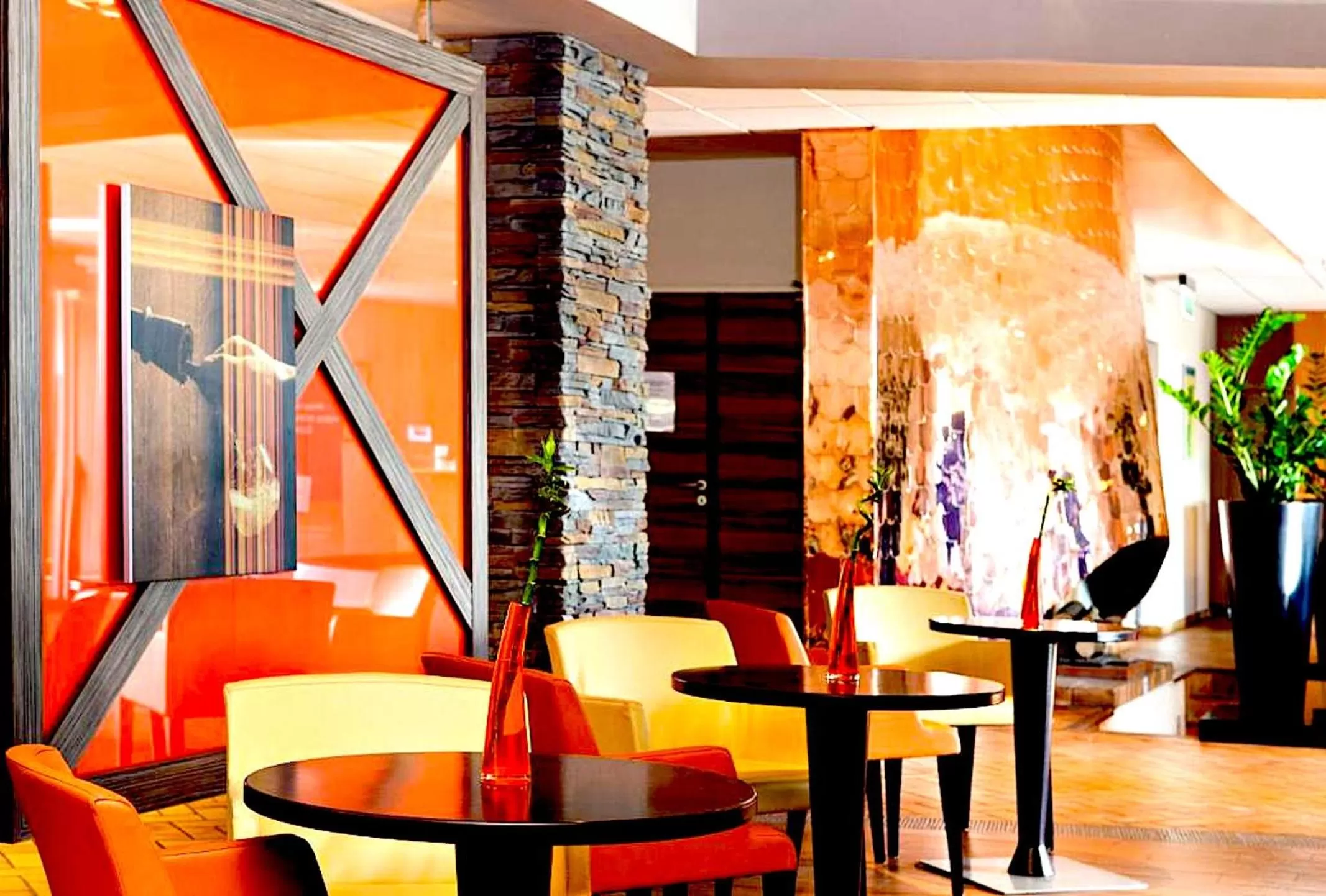 Restaurant/places to eat in Golden Tulip Bâle Mulhouse - Hôtel Restaurant