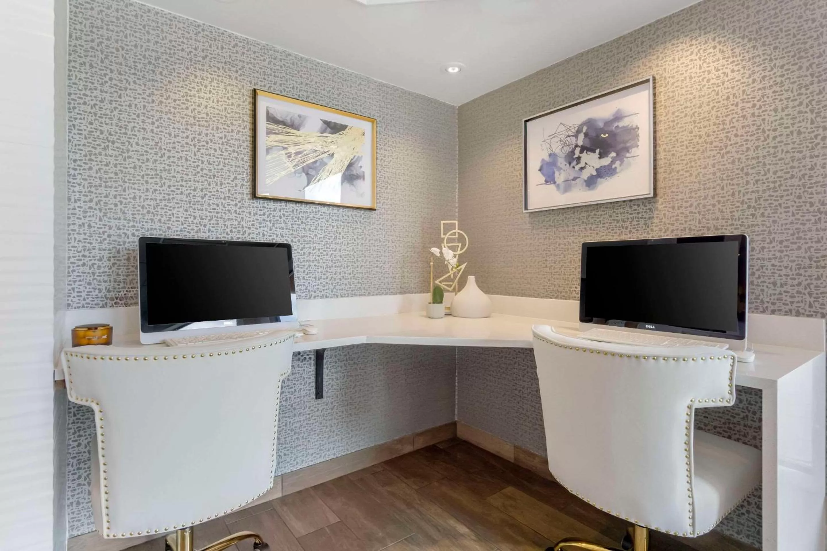 Business facilities in Comfort Inn & Suites Pacific - Auburn