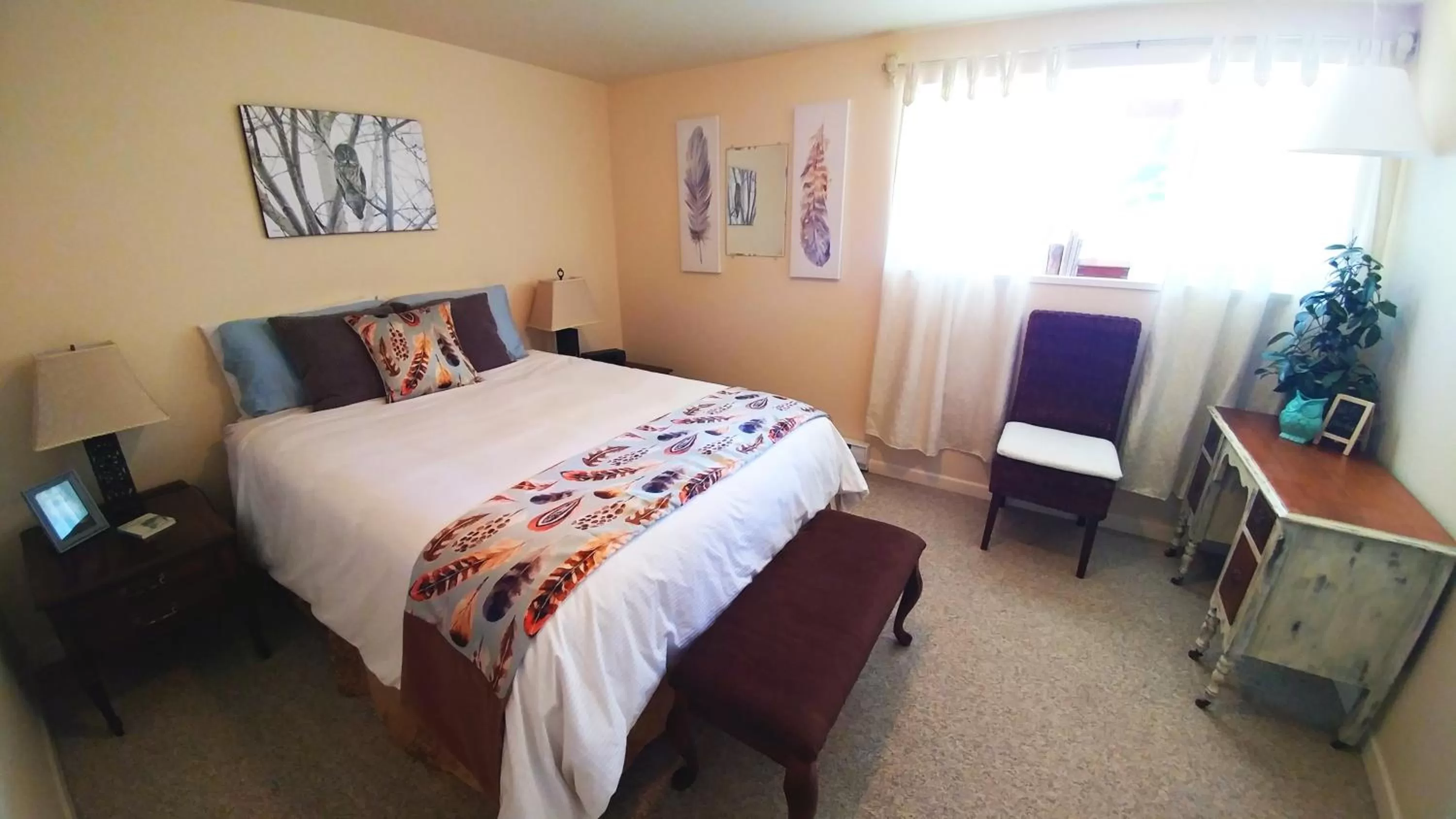 Photo of the whole room, Bed in Secret Beach B&B Suites