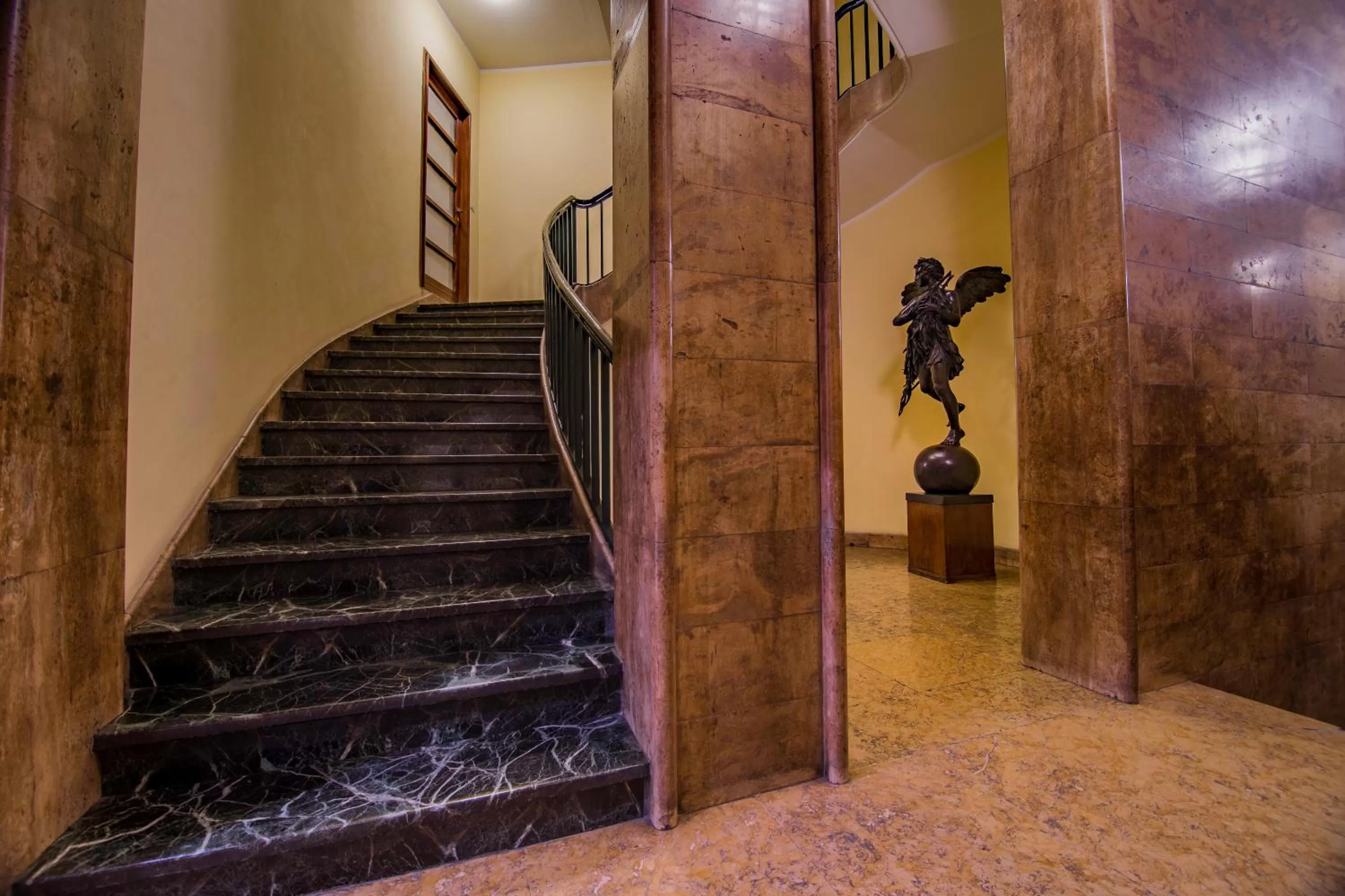 Facade/entrance in Luxury Rooms H 2000 Roma
