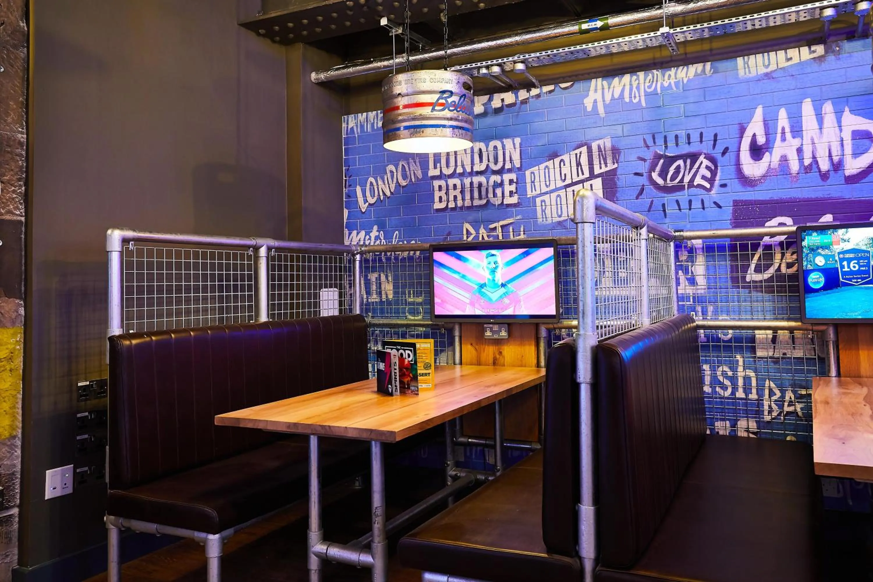 Lounge or bar in St Christopher's Inn Edinburgh - Original