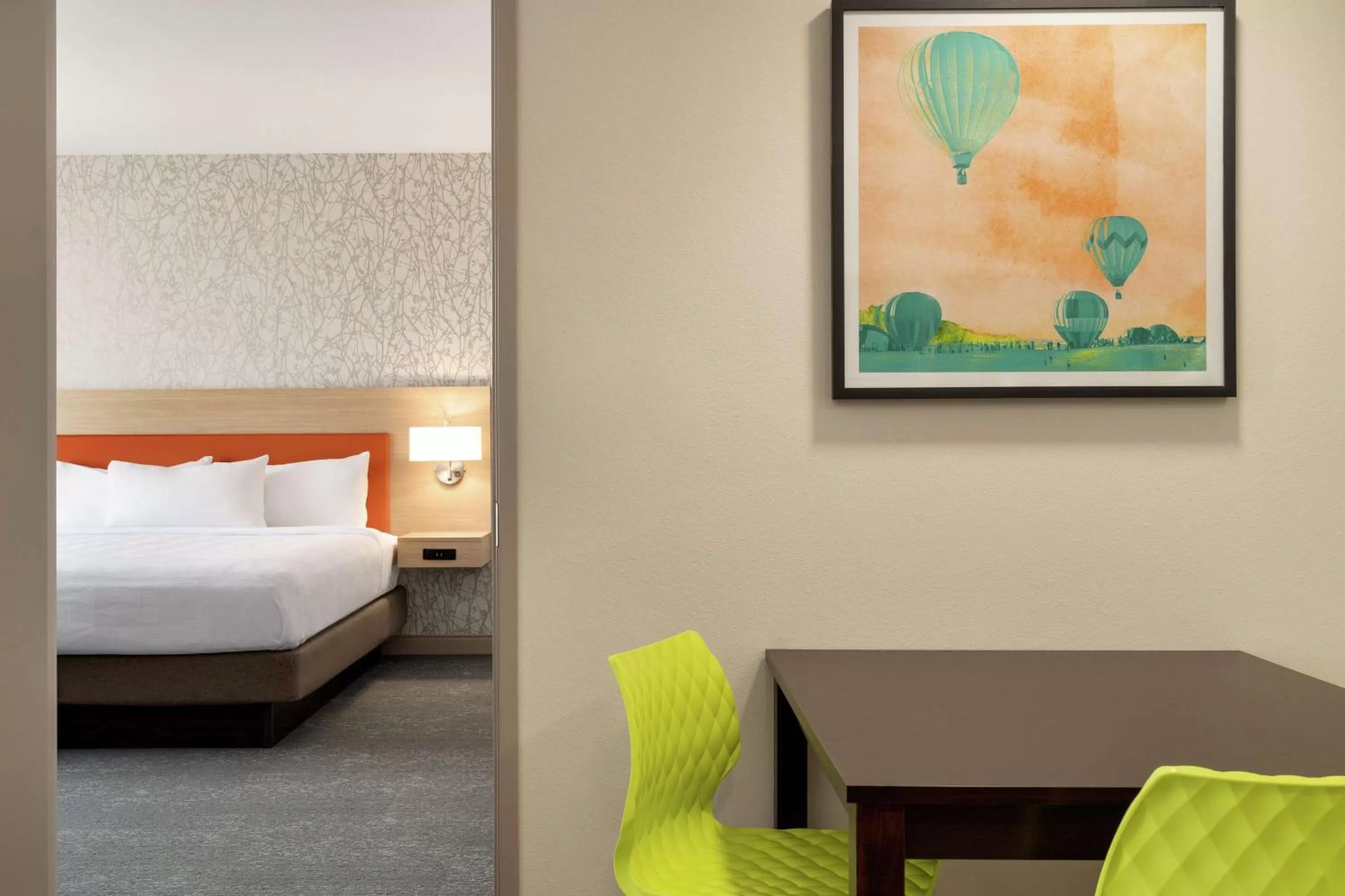 Queen Suite Mobility/Hearing Accessible Tub - Non-Smoking in Home2 Suites By Hilton Alamogordo White Sands