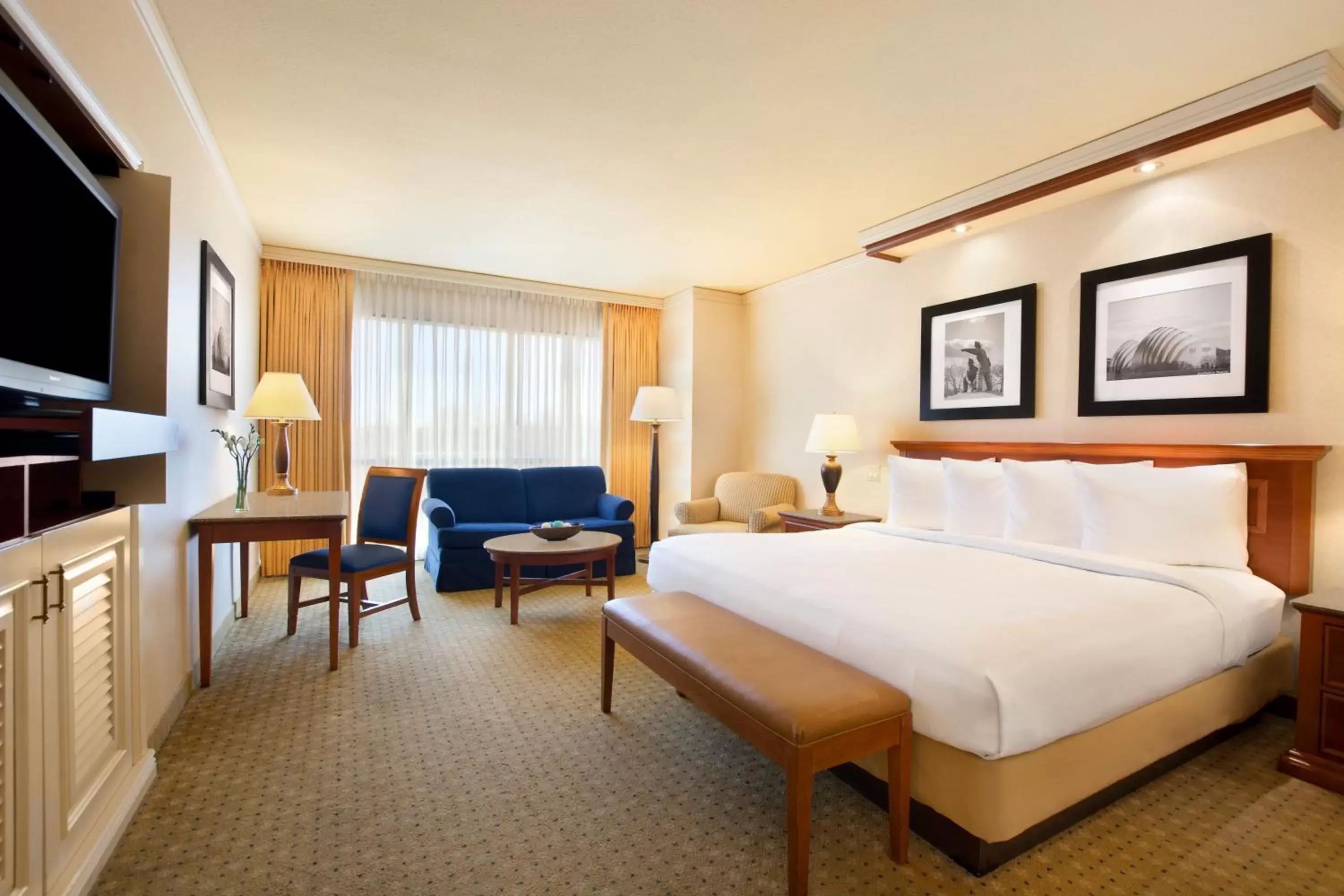 LV Tower - Premium King Smoking in Harrah's Kansas City, A Caesars Destination LV Tower - Premium King Smoking in Harrah's Kansas City, A Caesars Destination