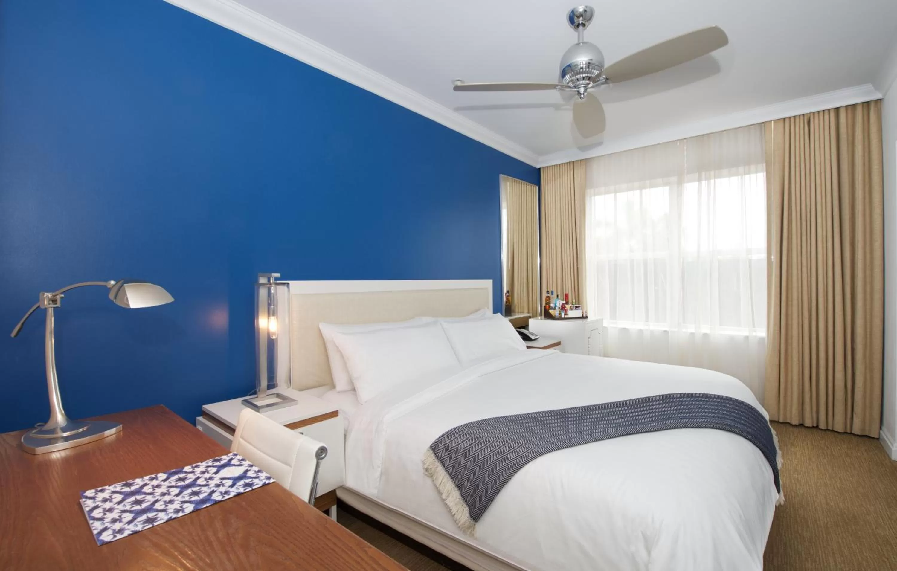 Bedroom, Bed in Blue Moon Hotel