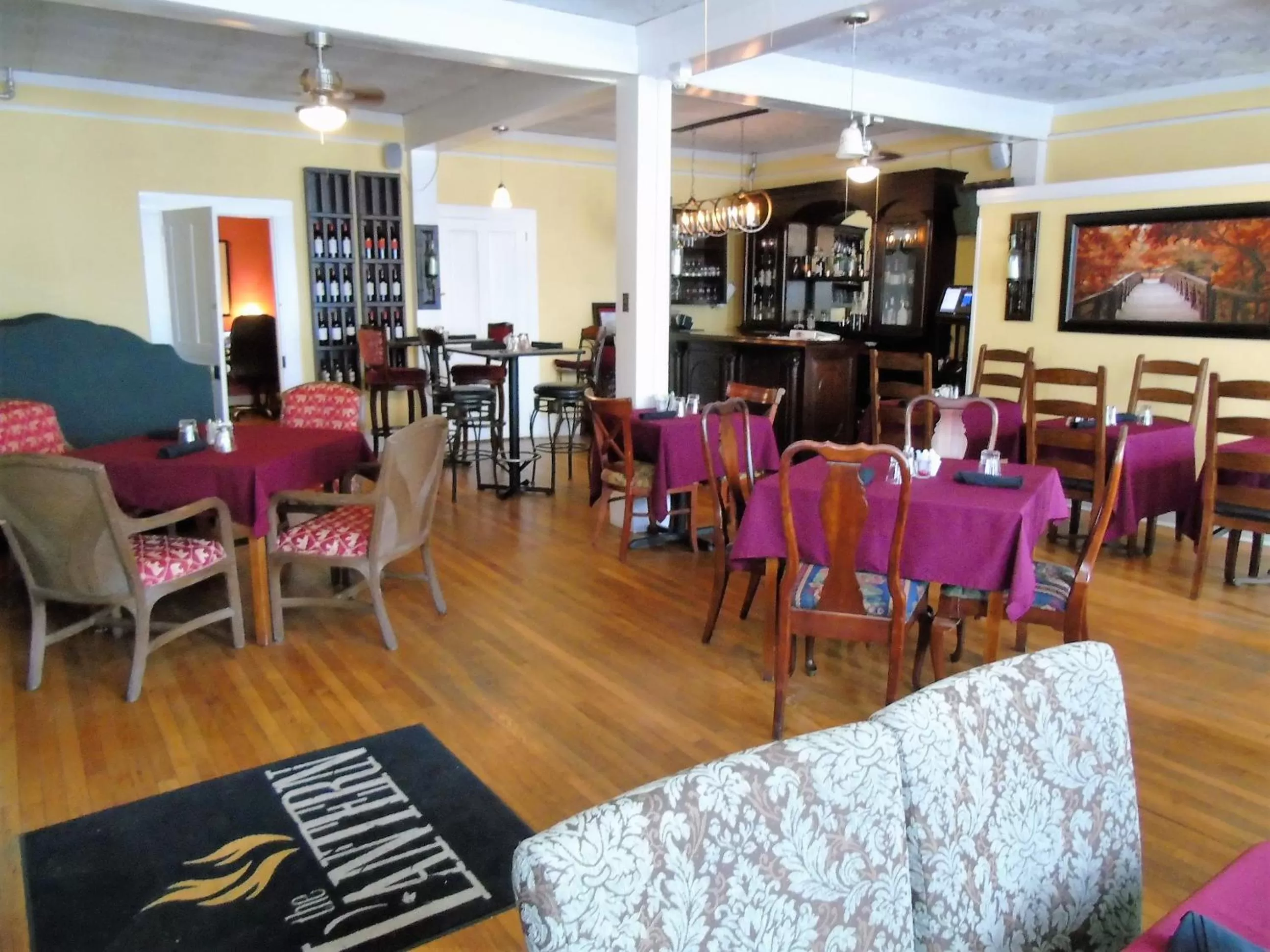 Dining area, Restaurant/Places to Eat in The Charleston Inn
