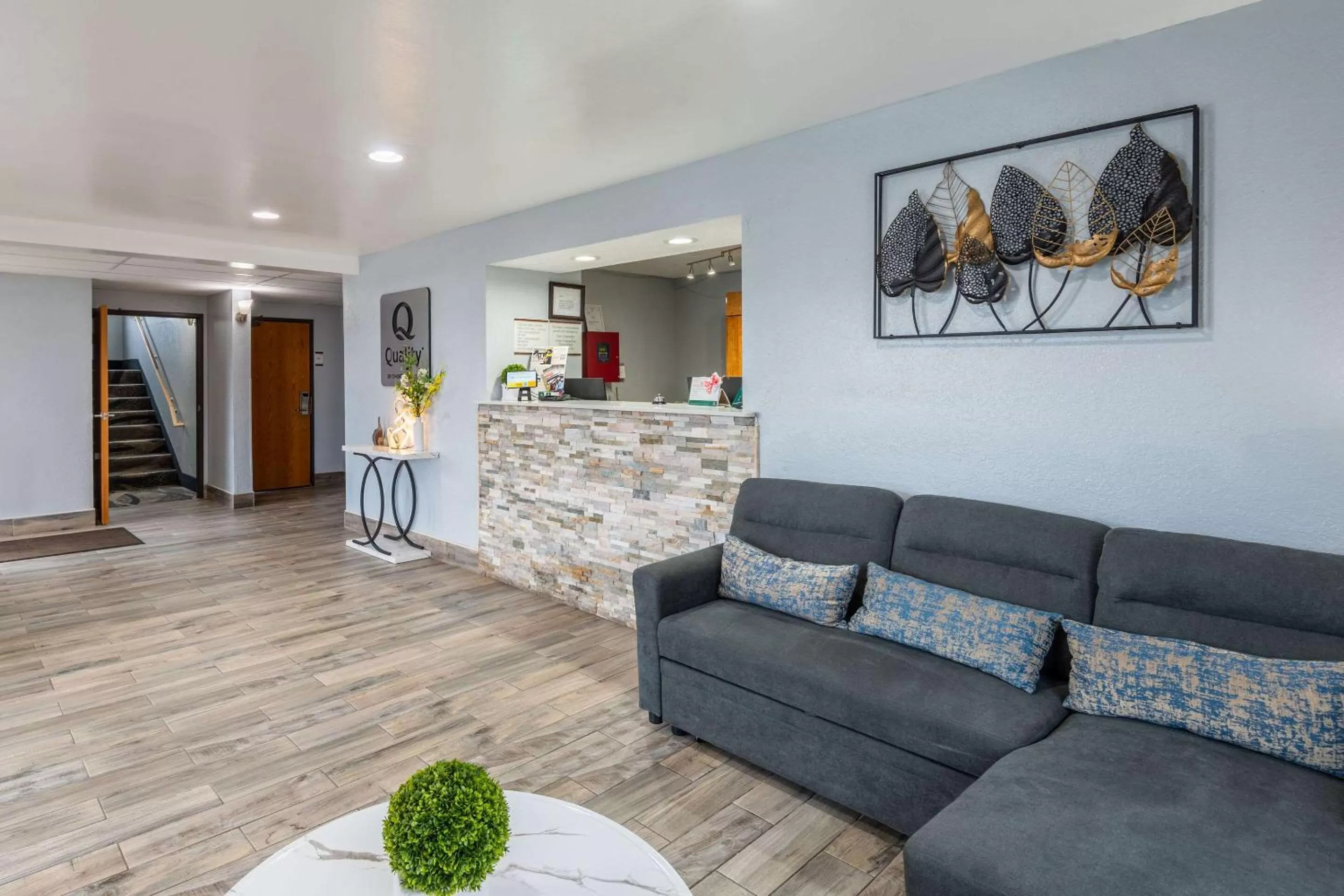 Lobby or reception, Seating Area in Super 8 by Wyndham Oneida Verona