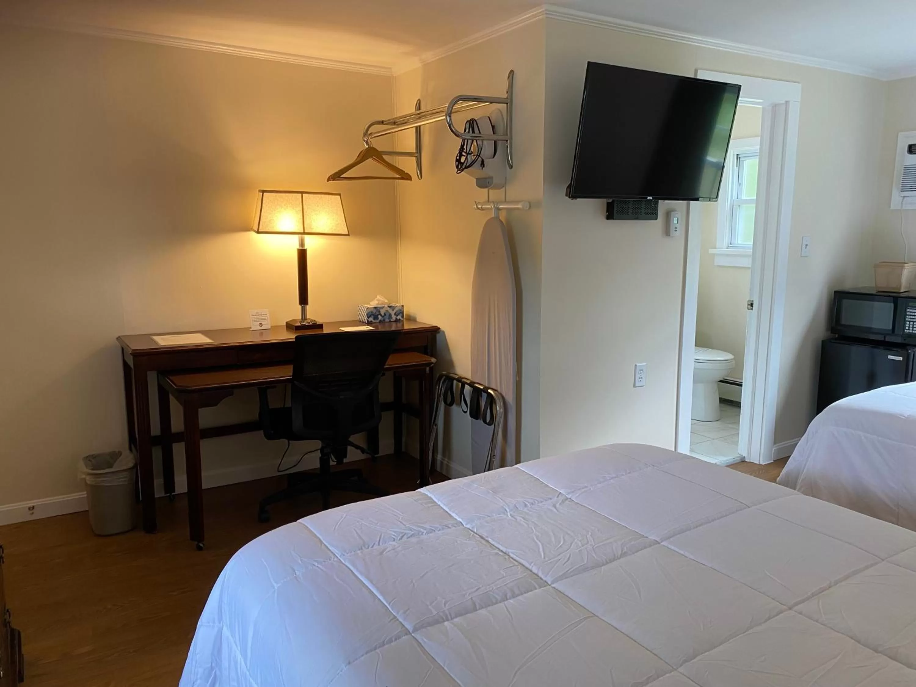 Bed in Villager Motel