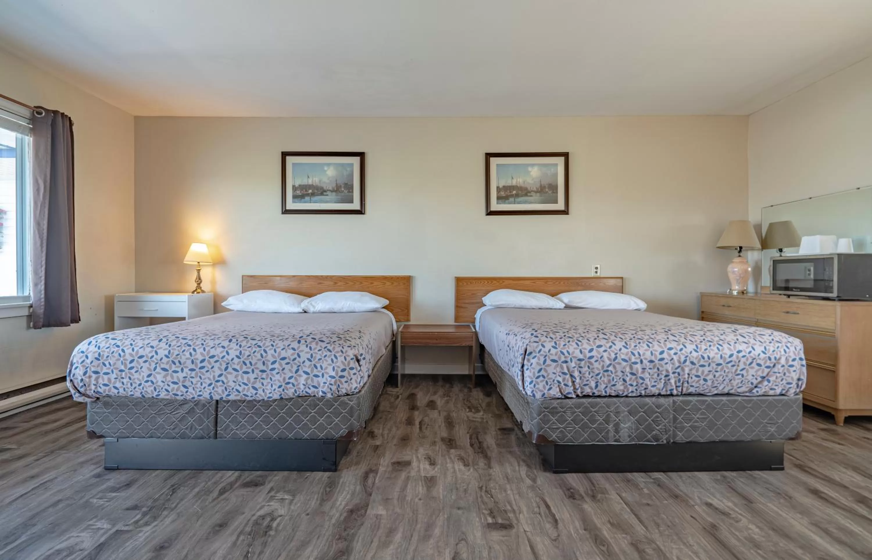 Bedroom, Bed in Novastar Motel On The Lake