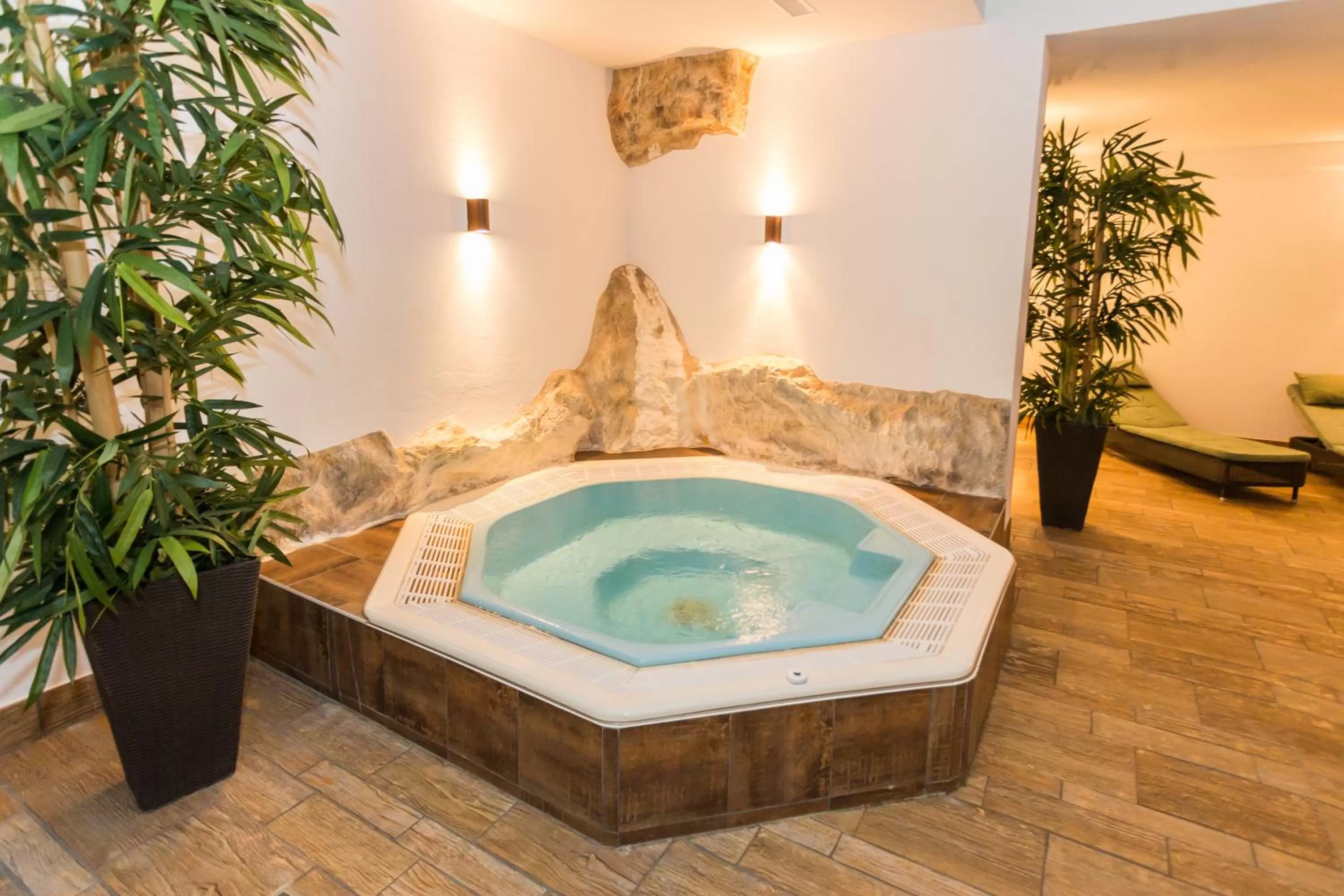 Hot Tub in Wellnesshotel Schweizerhof