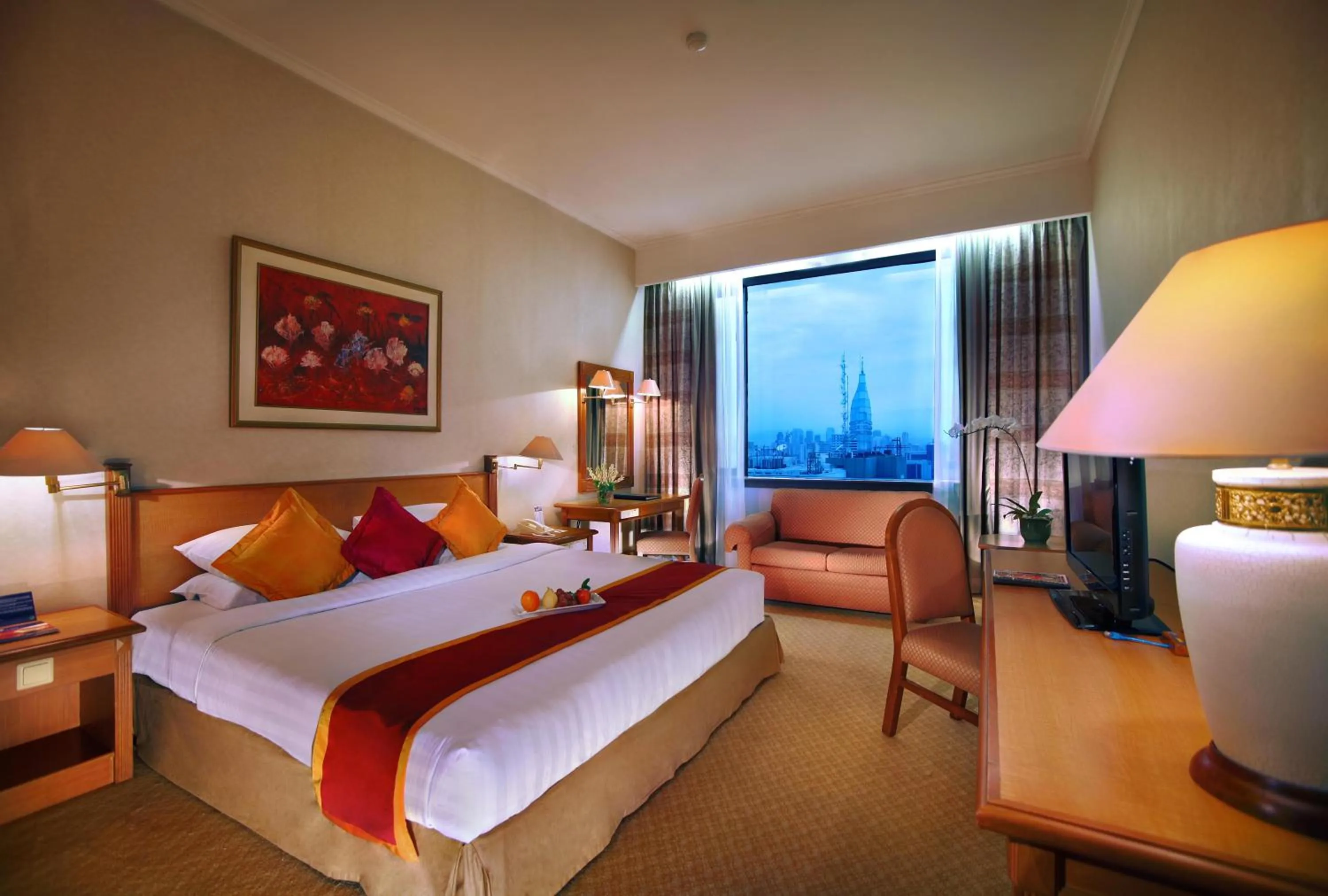 Bedroom, Bed in Menara Peninsula Hotel