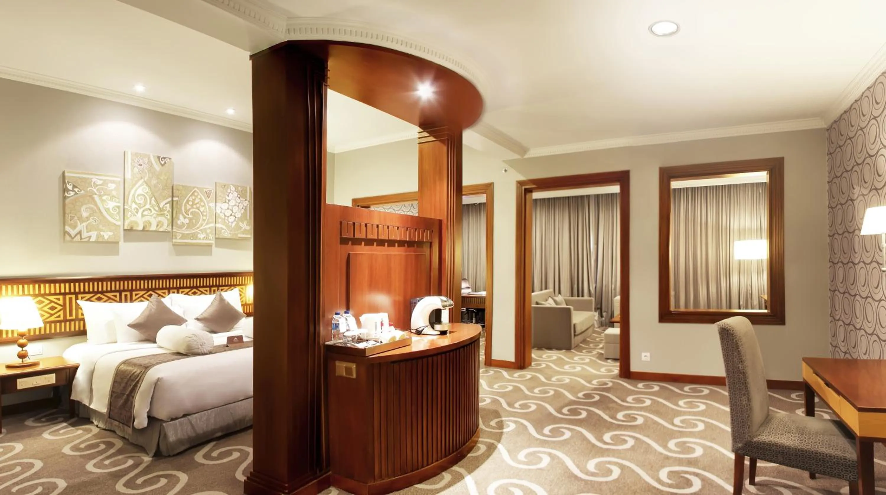 Bedroom, Bed in Grand Hotel Preanger