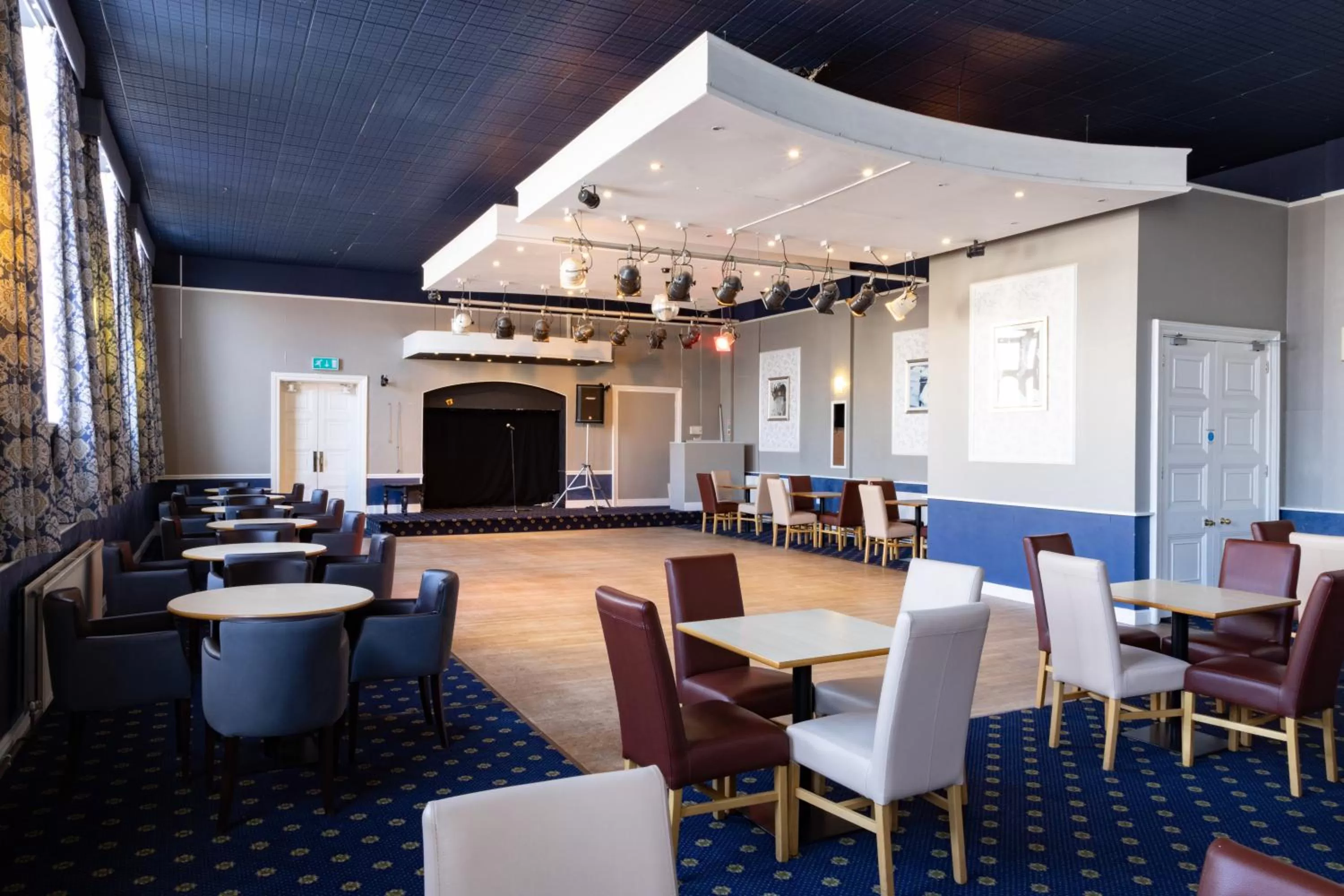 Lounge or bar in The Royal Hotel Weymouth