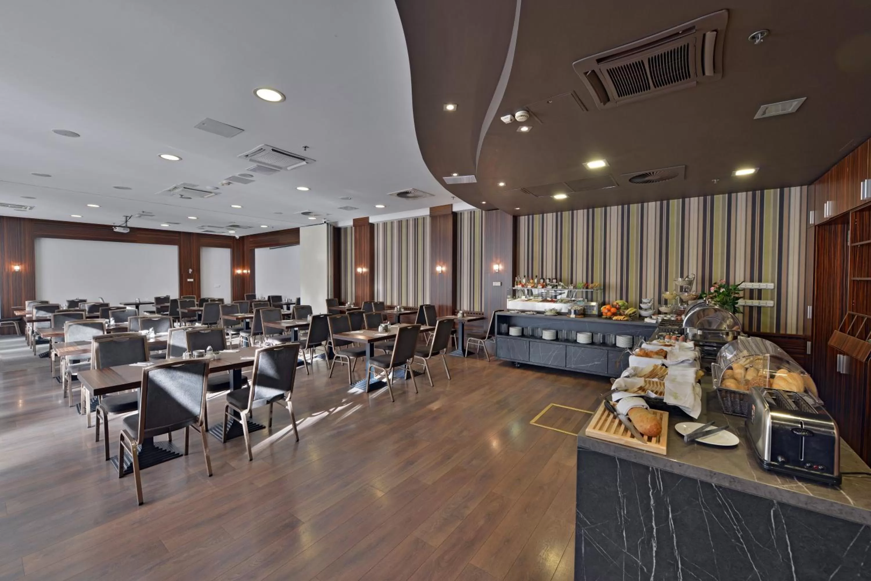 Breakfast in Hotel City Inn