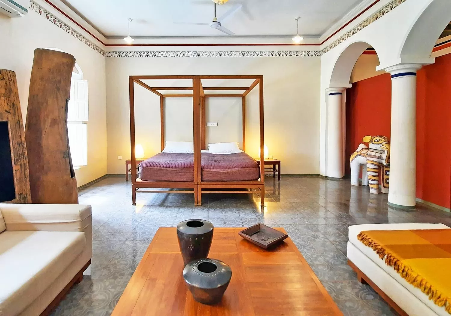 Photo of the whole room, Bed in Saratha Vilas Chettinad