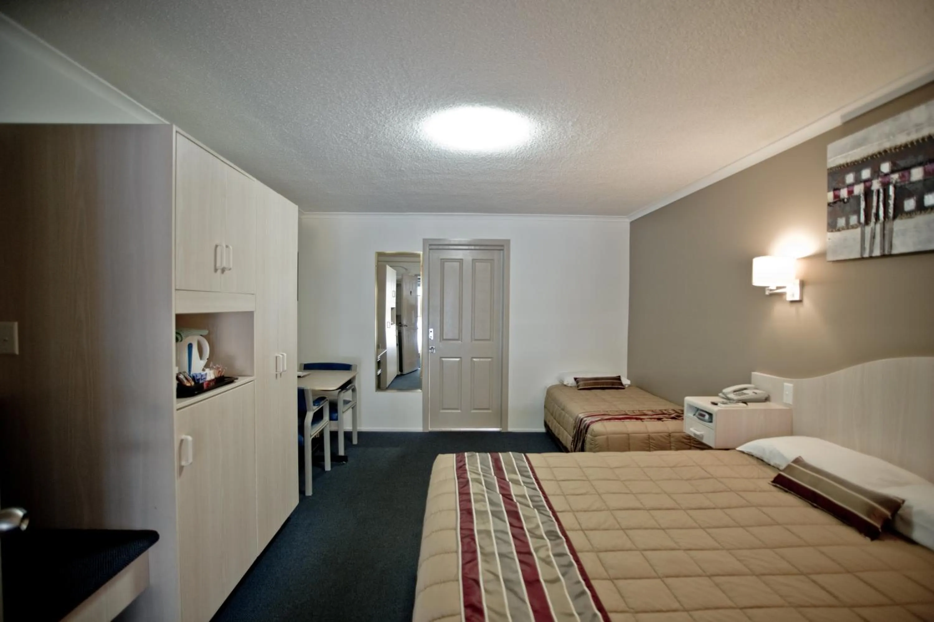 Photo of the whole room, Bed in Centrepoint Motor Inn